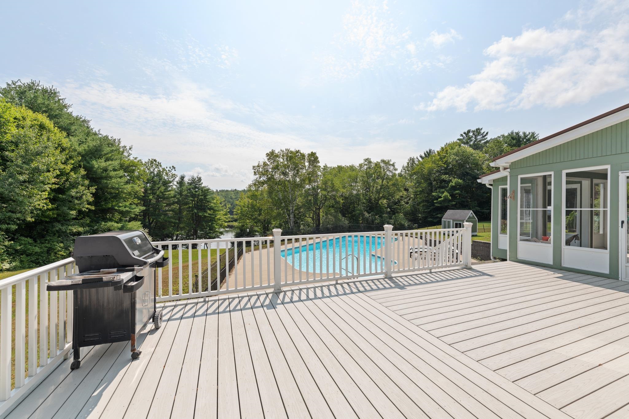 Deck on side of the house