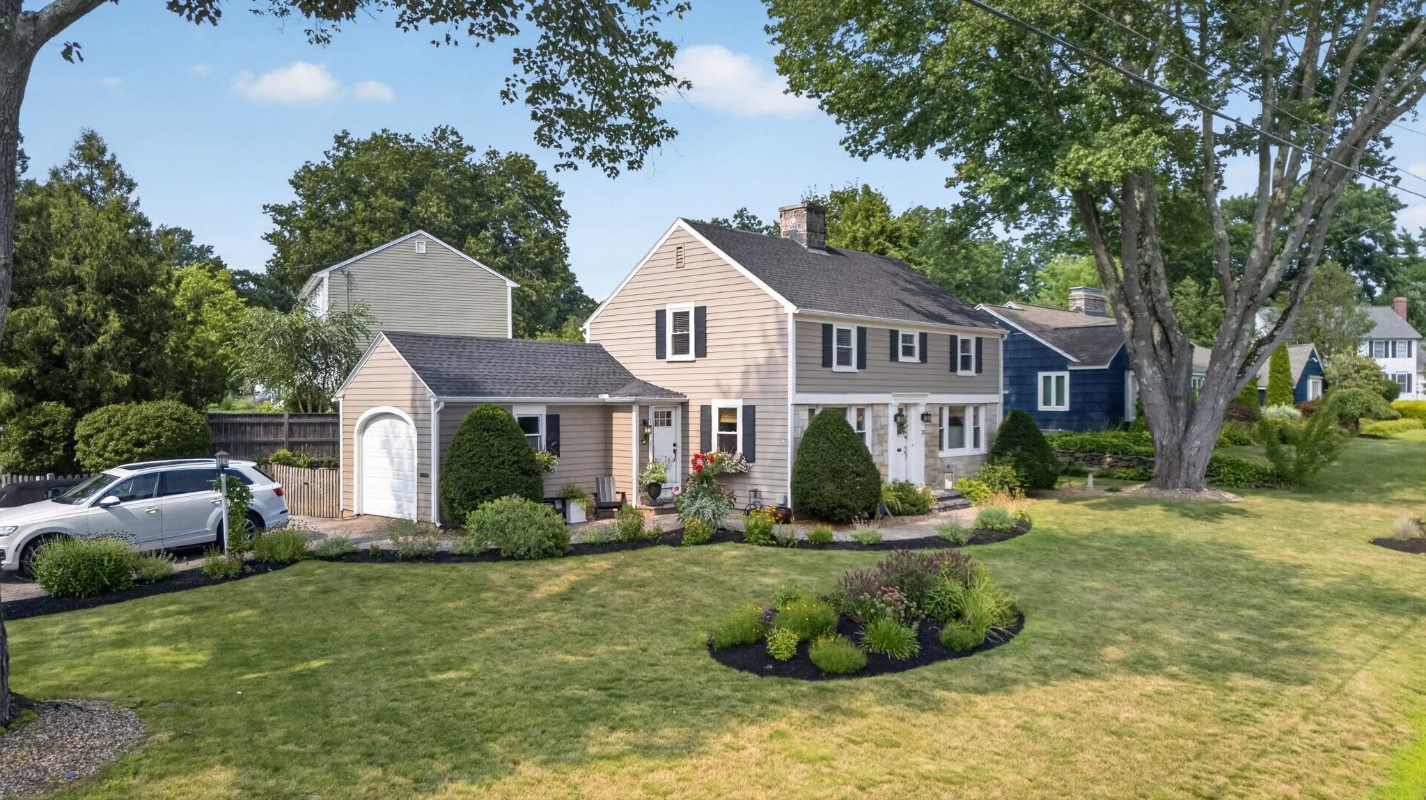 21 Ashland St, Nashua, NH 03064