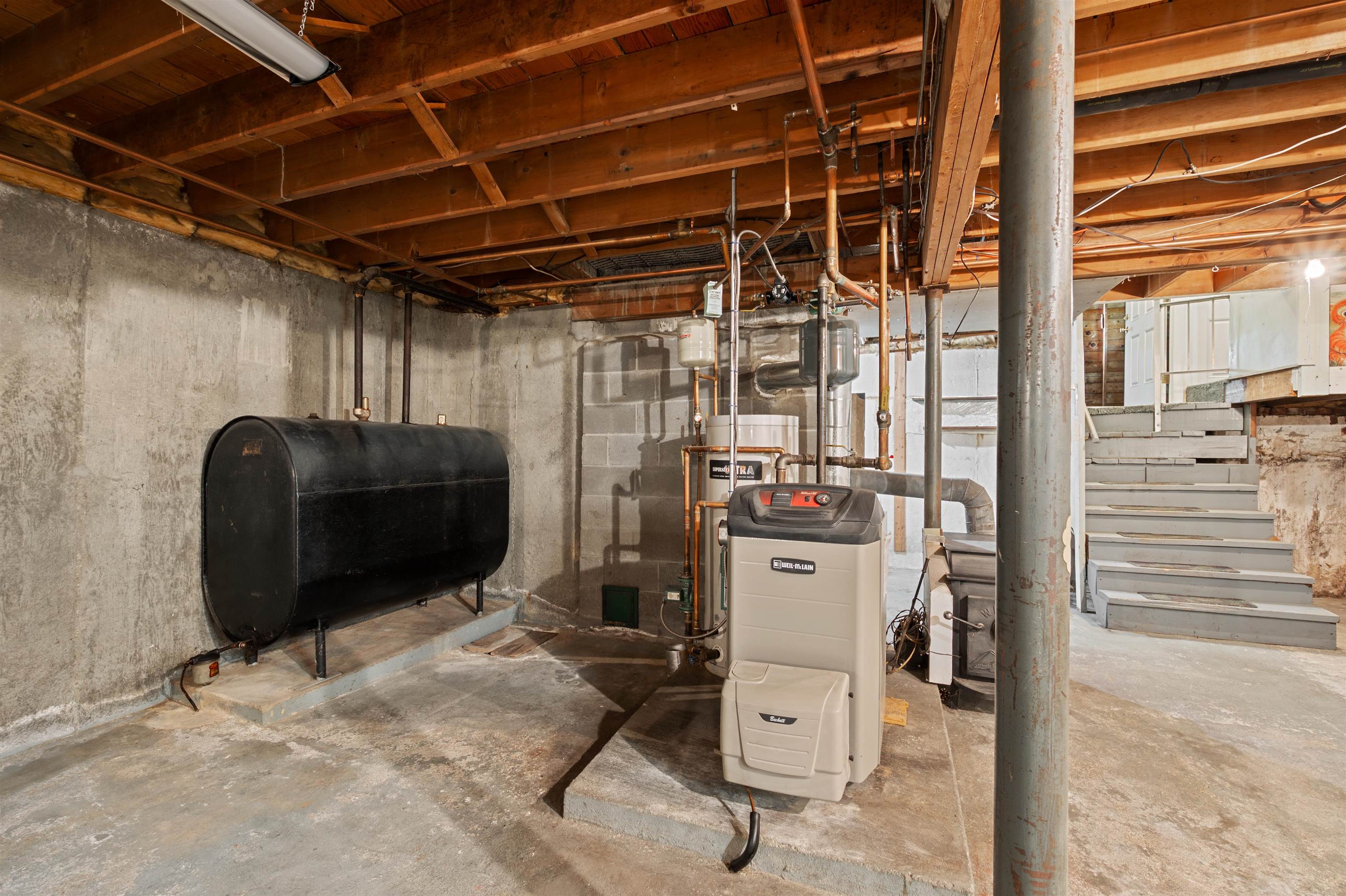 1310 Wellington Rd, Manchester, NH 03104