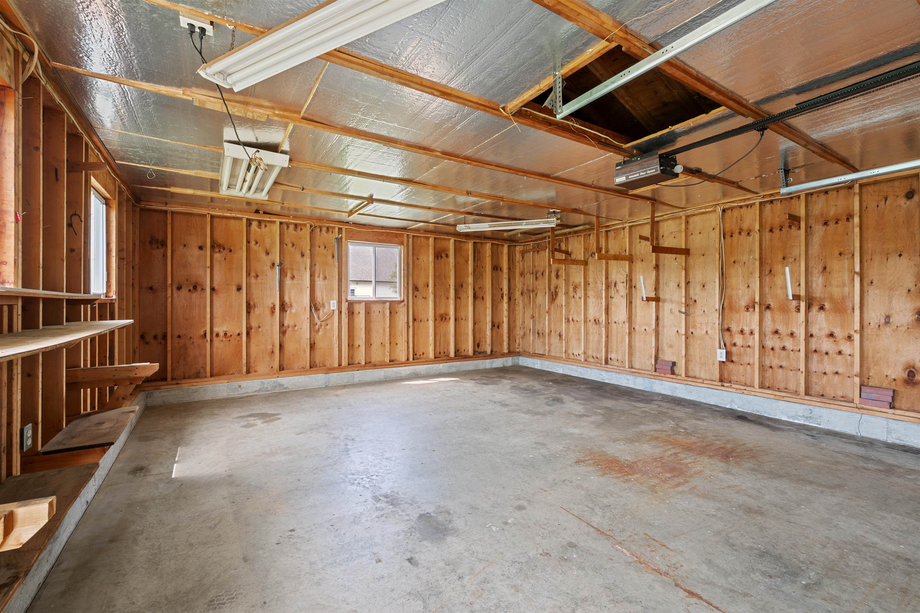 1310 Wellington Rd, Manchester, NH 03104