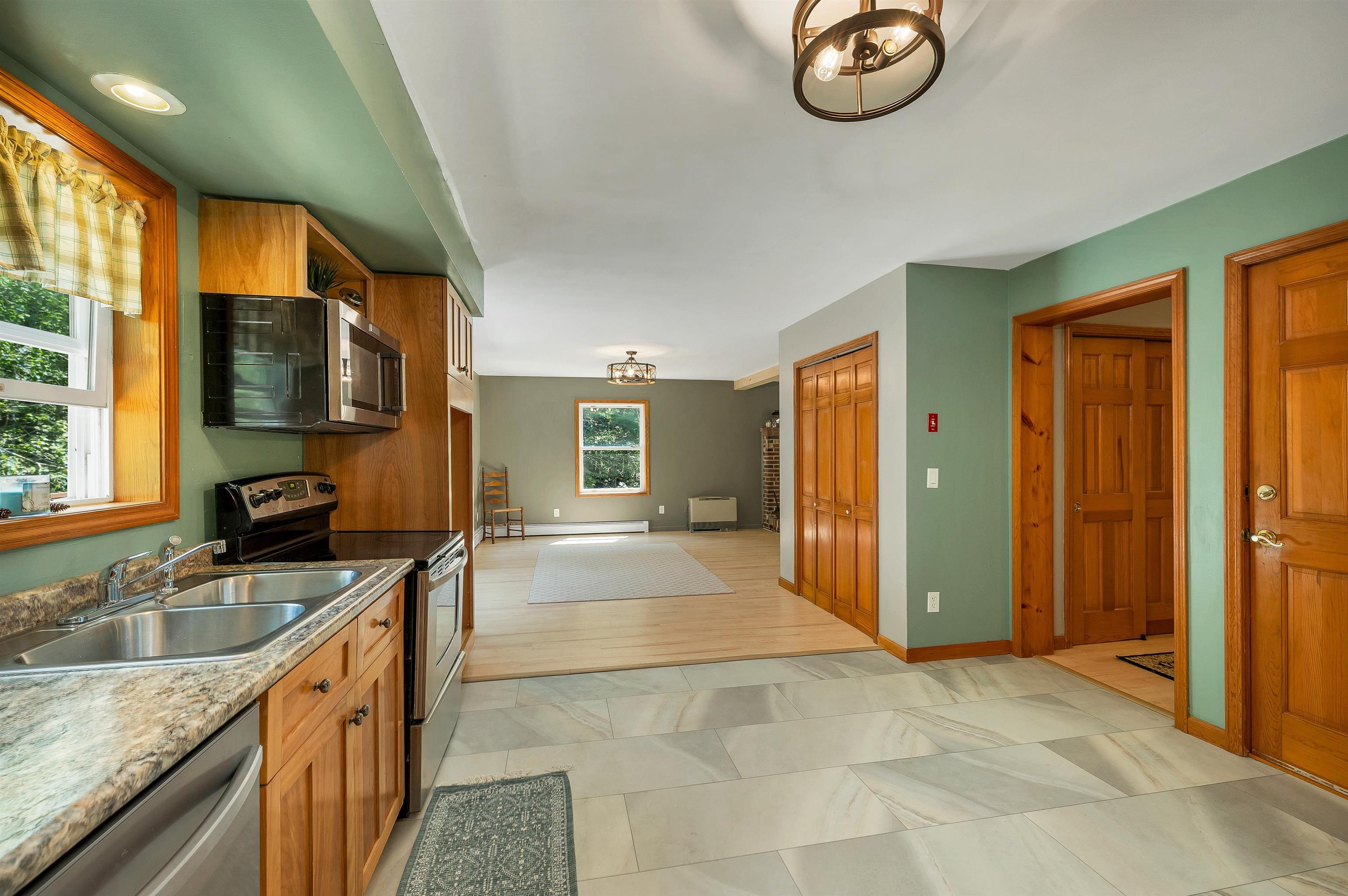 134 Crabapple Dr, Wakefield, NH 03872