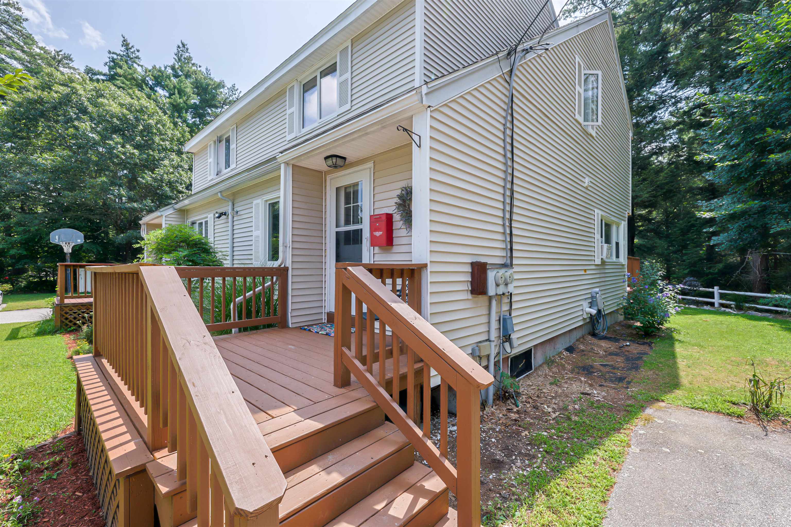13 Gillis St #A, Hudson, NH 03051