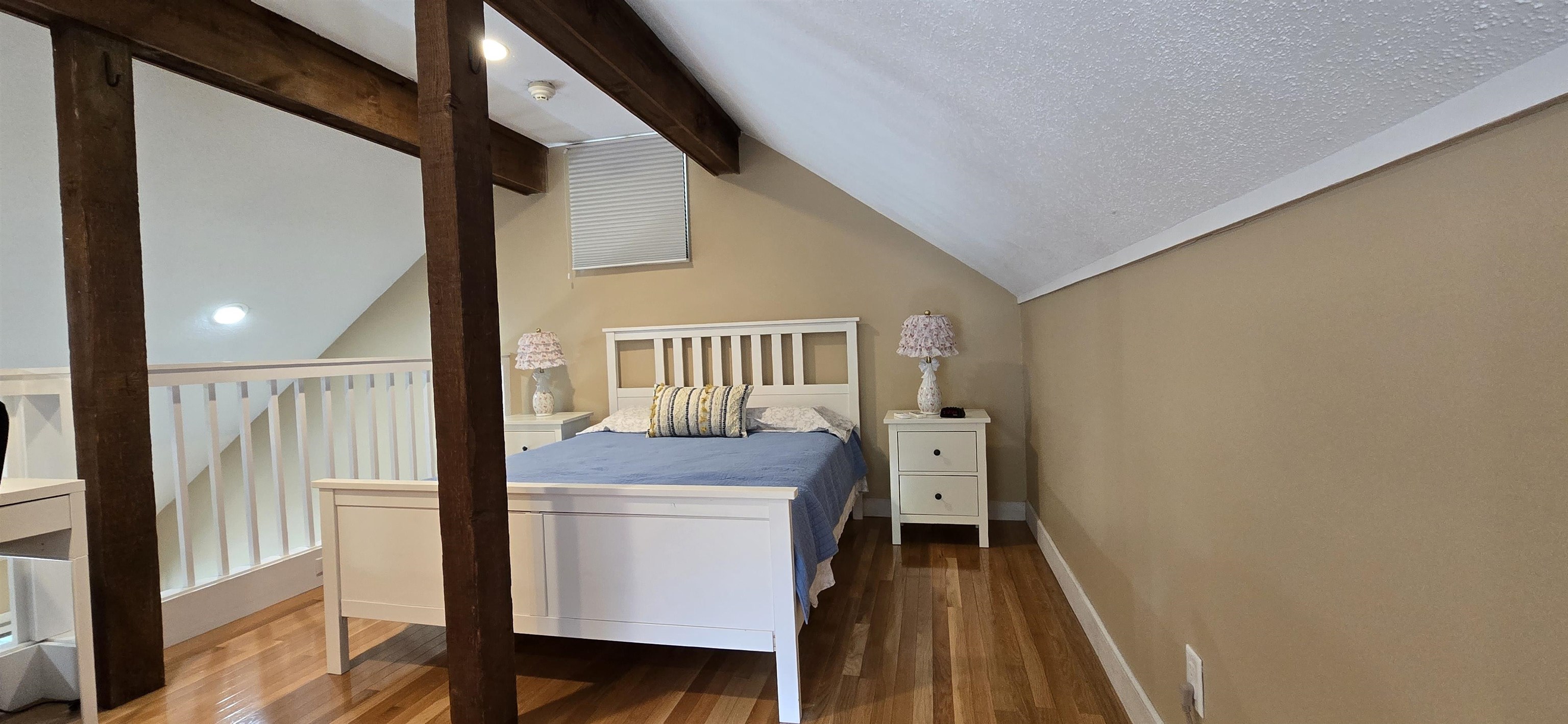 Loft 25958972