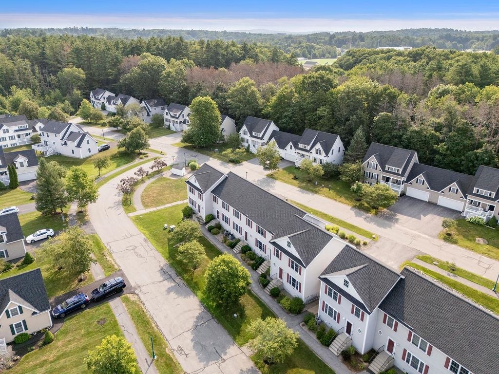 8 Footbridge Ln, Dover, NH 03820