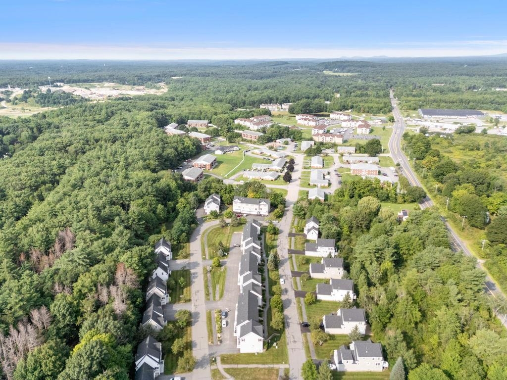 8 Footbridge Ln, Dover, NH 03820