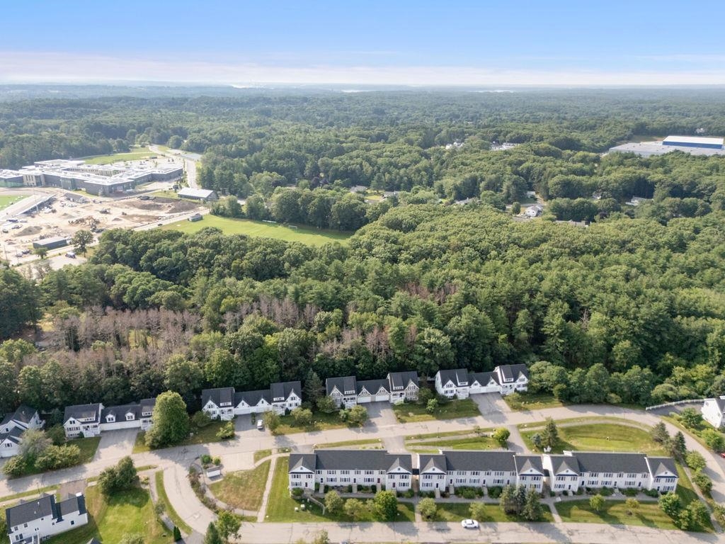 8 Footbridge Ln, Dover, NH 03820