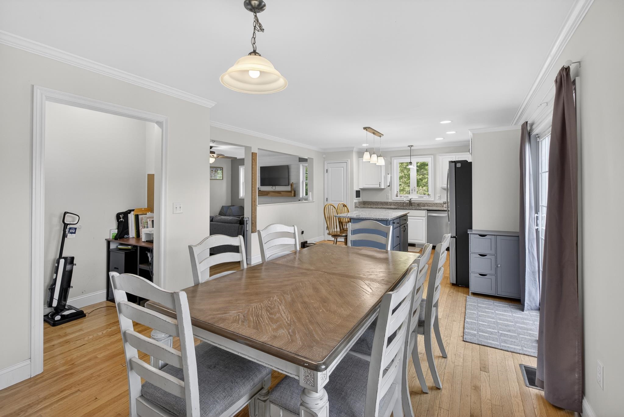 51 Old Turnpike Rd, Northwood, NH 03261