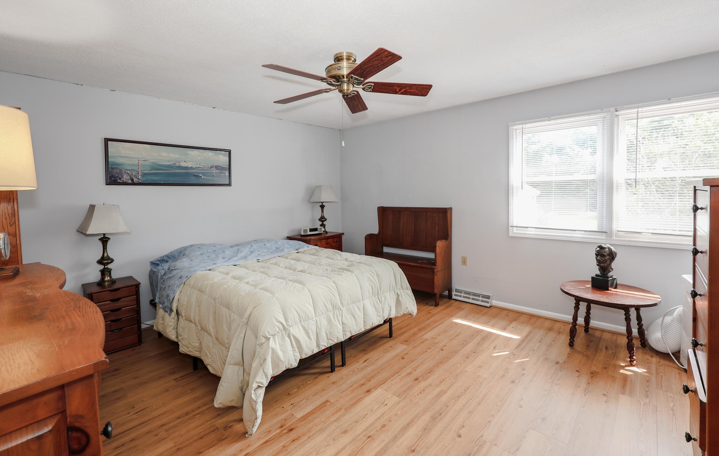 9 Pine Isle Dr #B, Derry, NH 03038