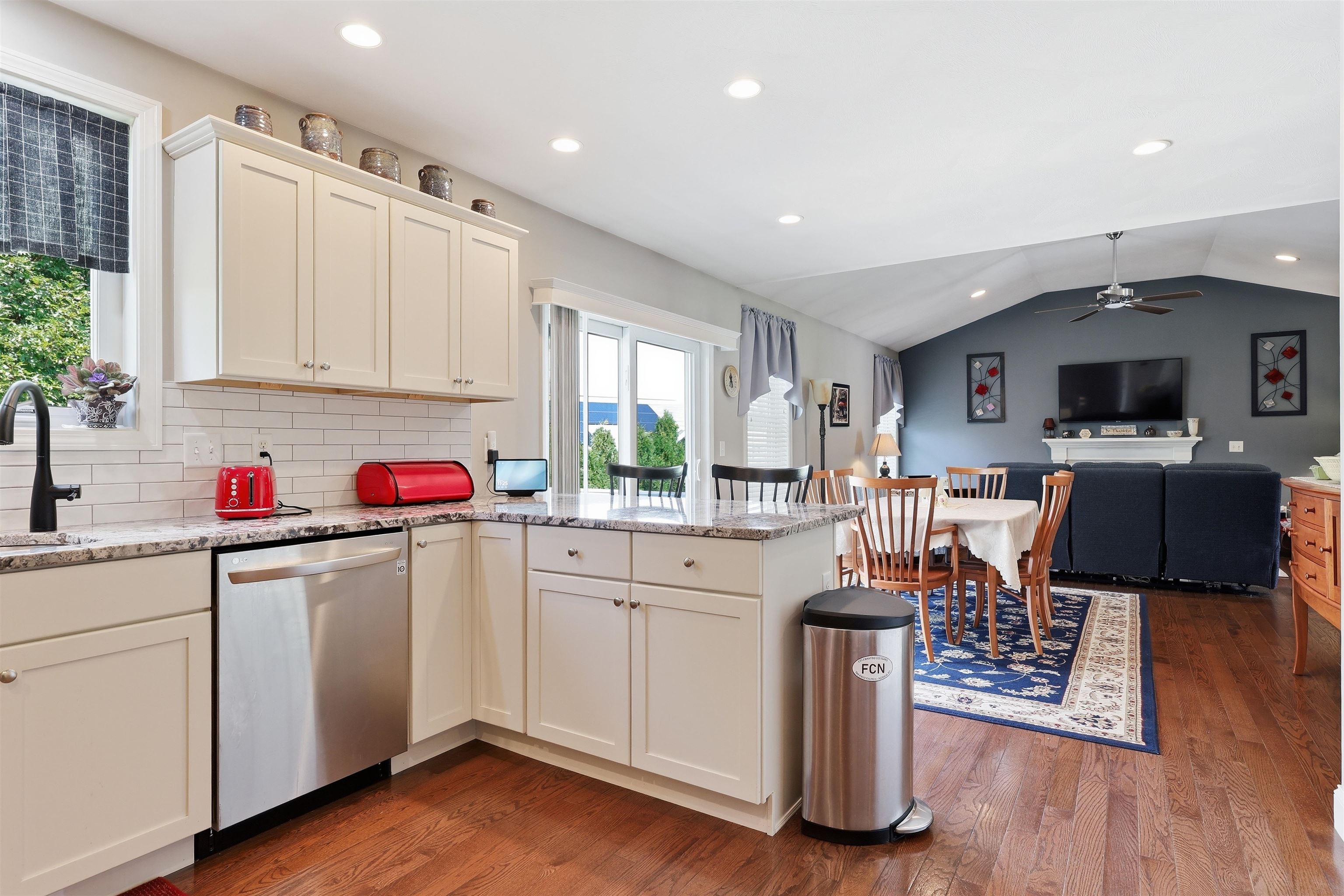 42 Diamondback Ave, Nashua, NH 03062