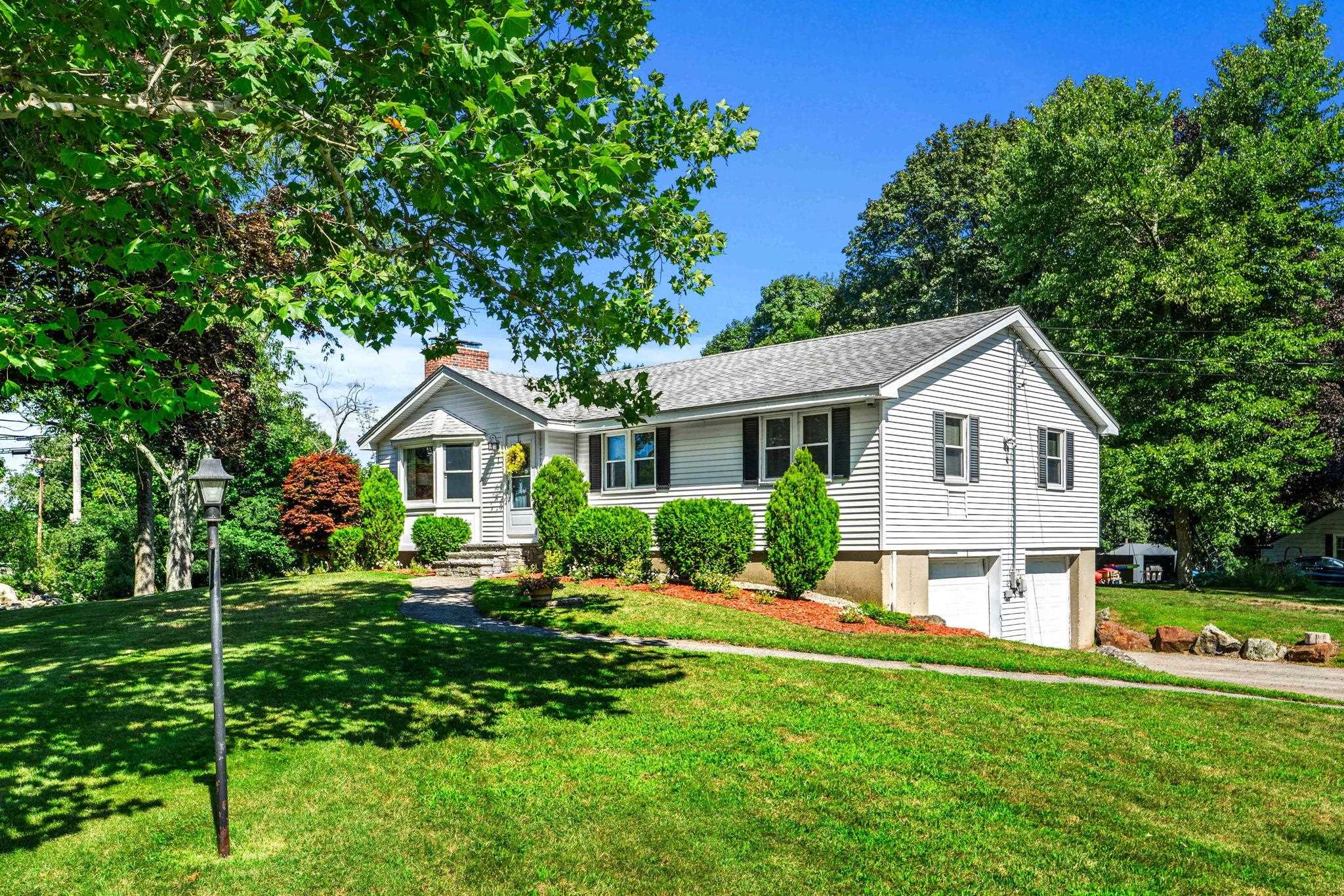 1 Meadow Ln, Atkinson, NH 03811