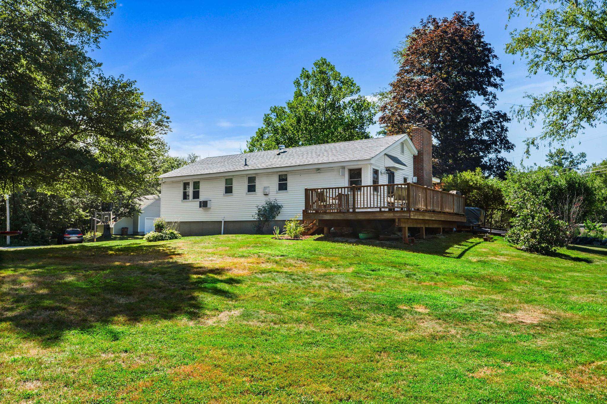 1 Meadow Ln, Atkinson, NH 03811