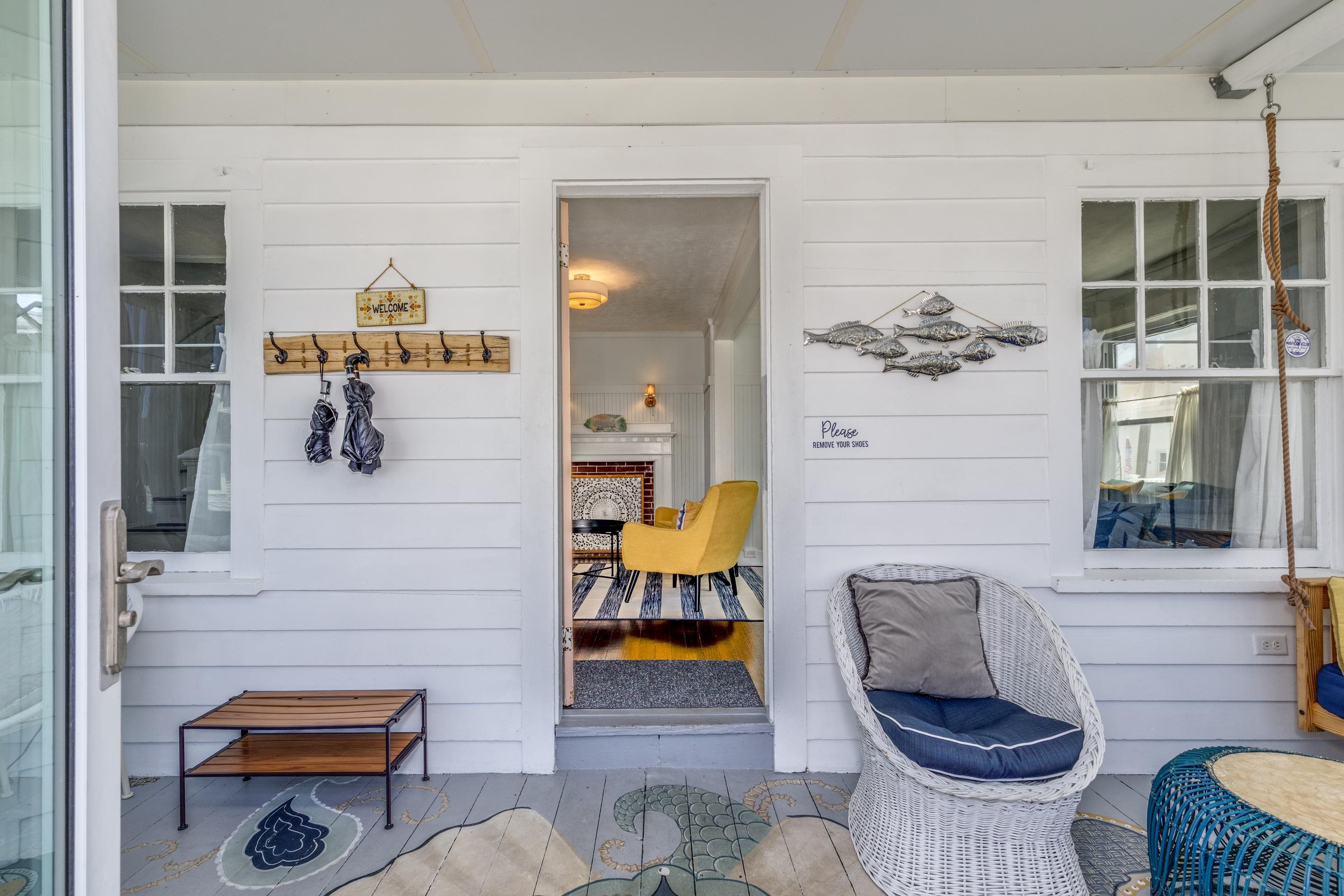19 Cutler Ave, Hampton, NH 03842