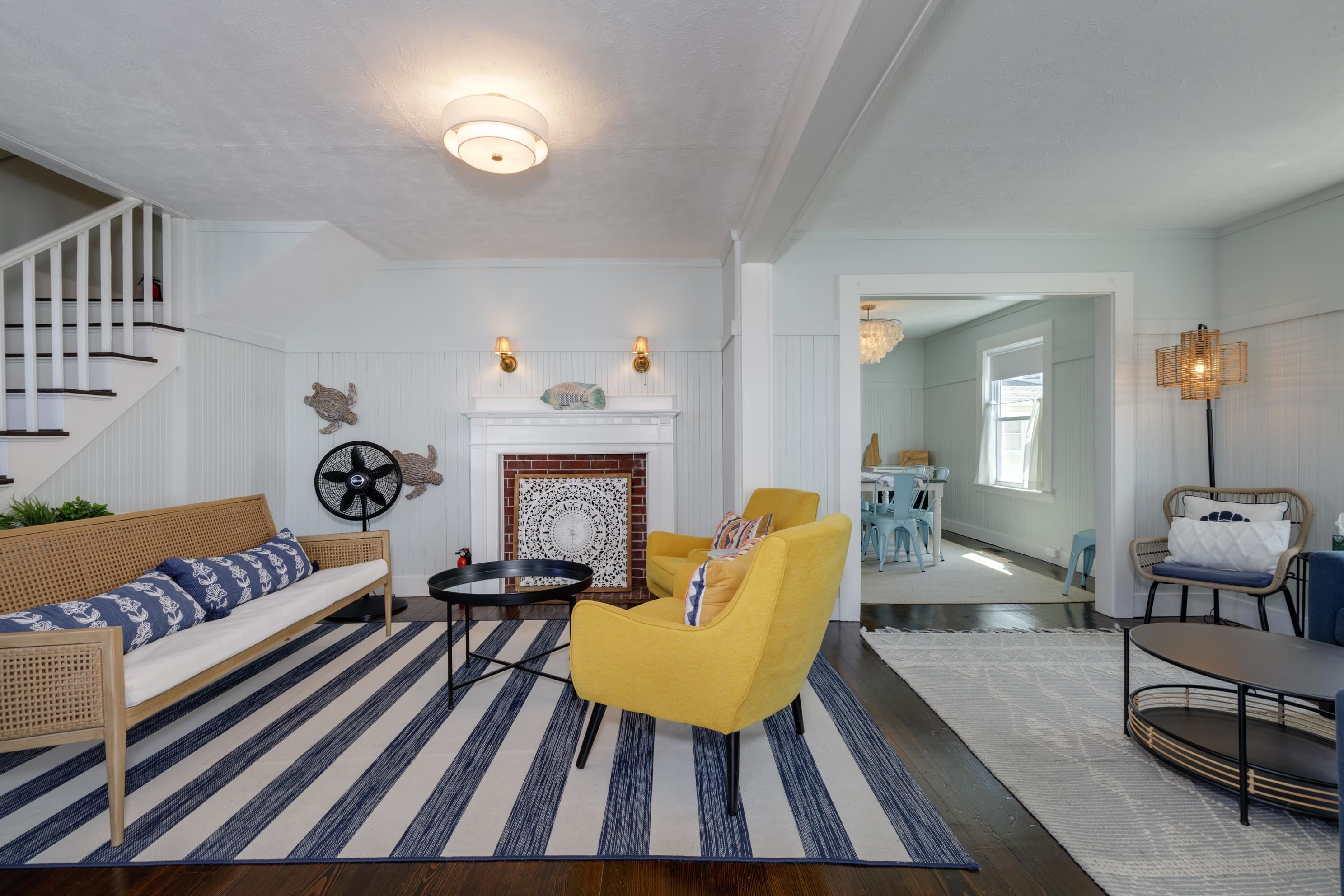 19 Cutler Ave, Hampton, NH 03842