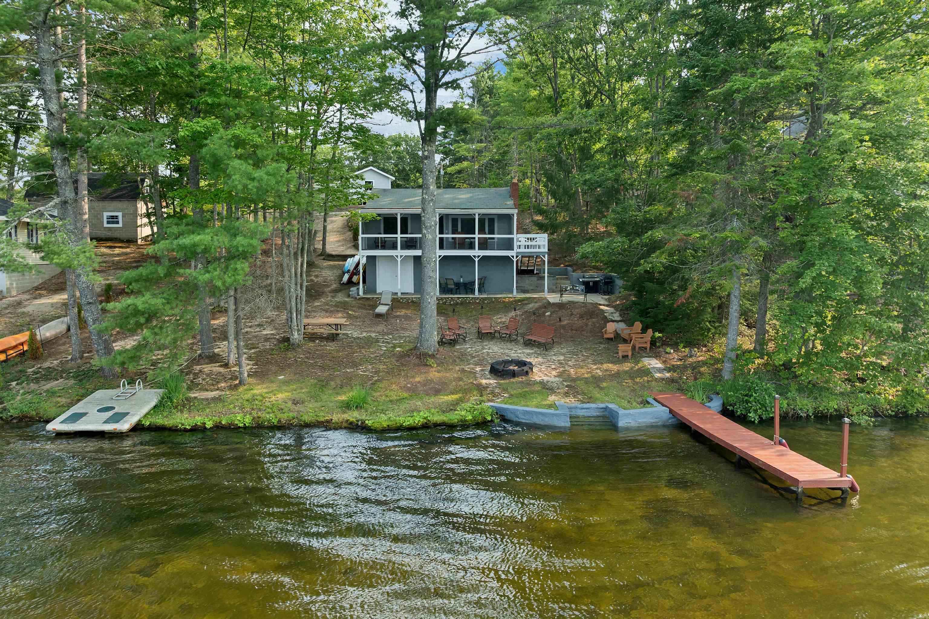 530 Pinewood Shores Rd, Wakefield, NH 03830