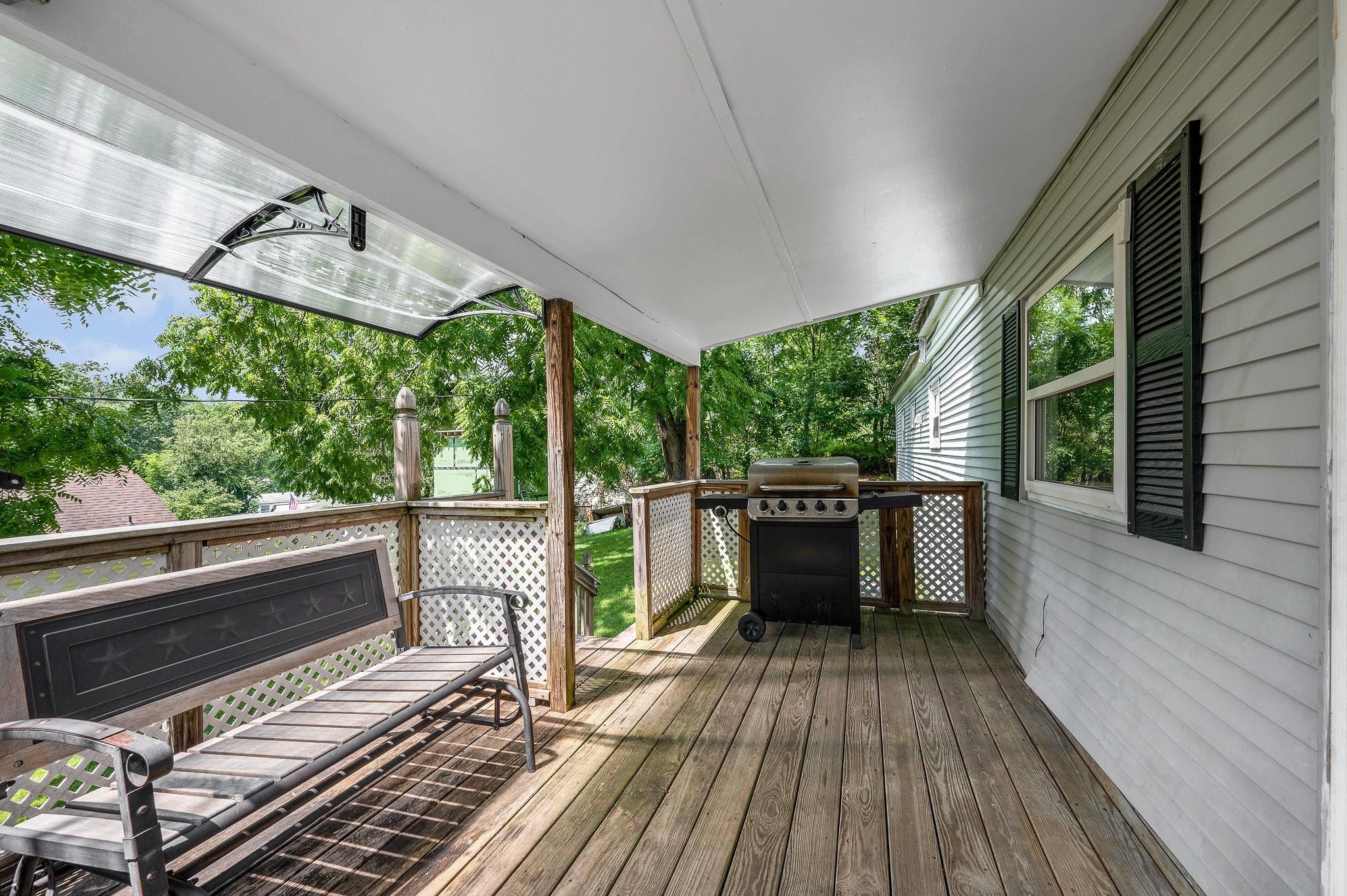 15 Evelyn Ave, Raymond, NH 03077