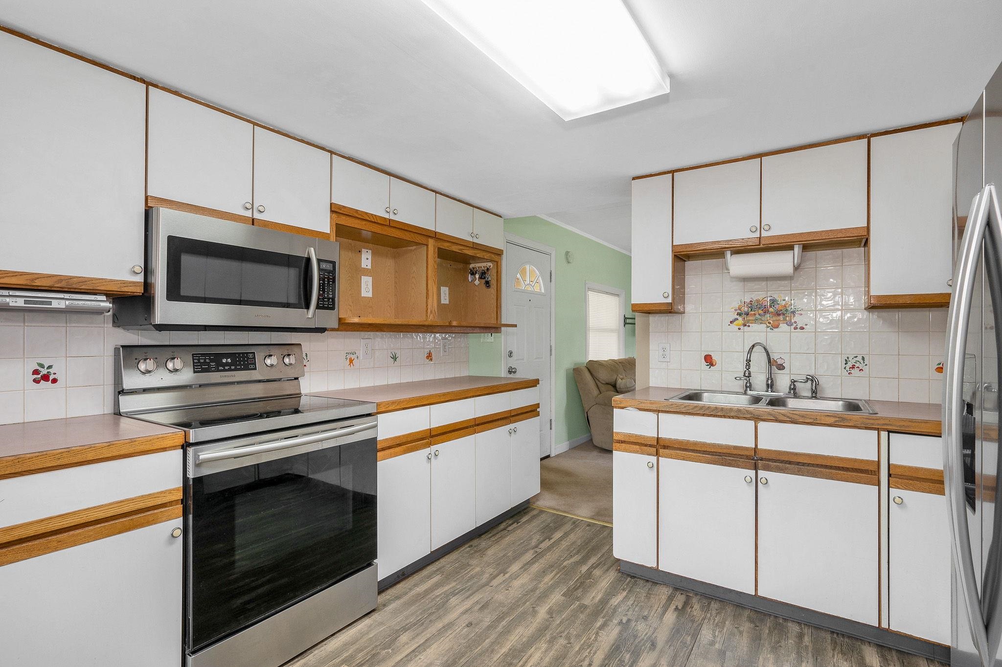 15 Evelyn Ave, Raymond, NH 03077