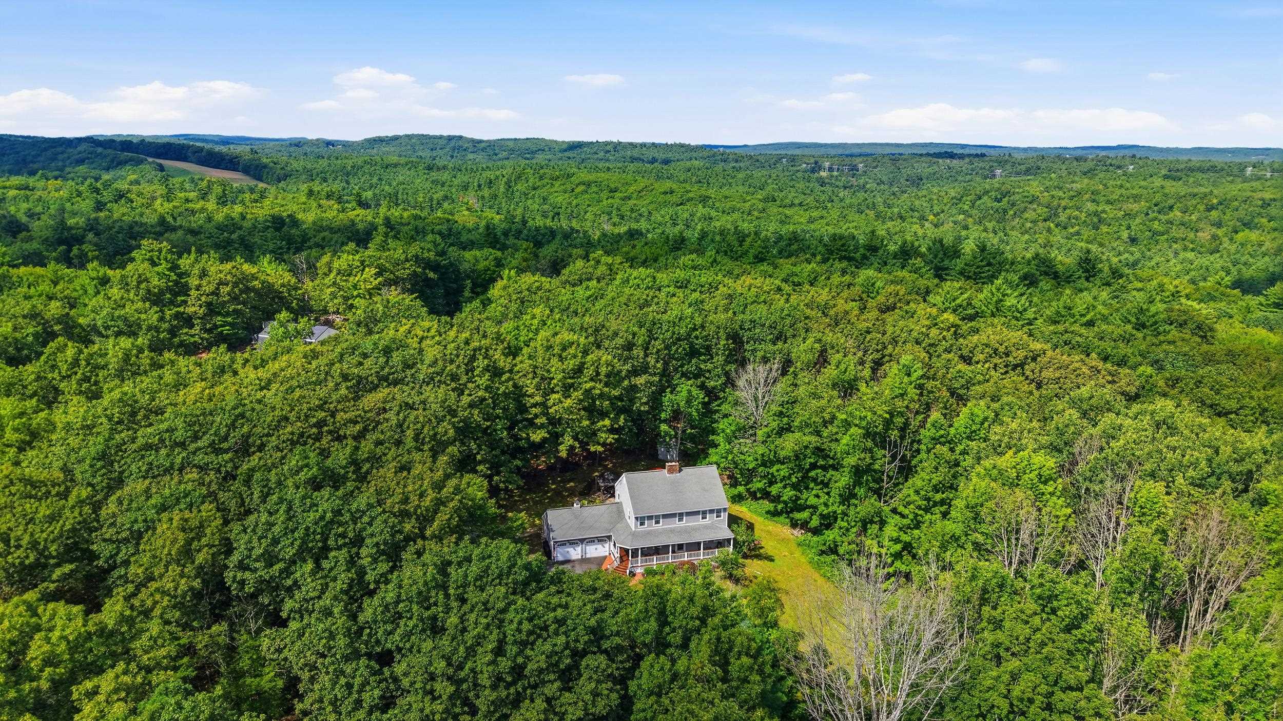 388 Paige Hill Rd, Goffstown, NH 03045