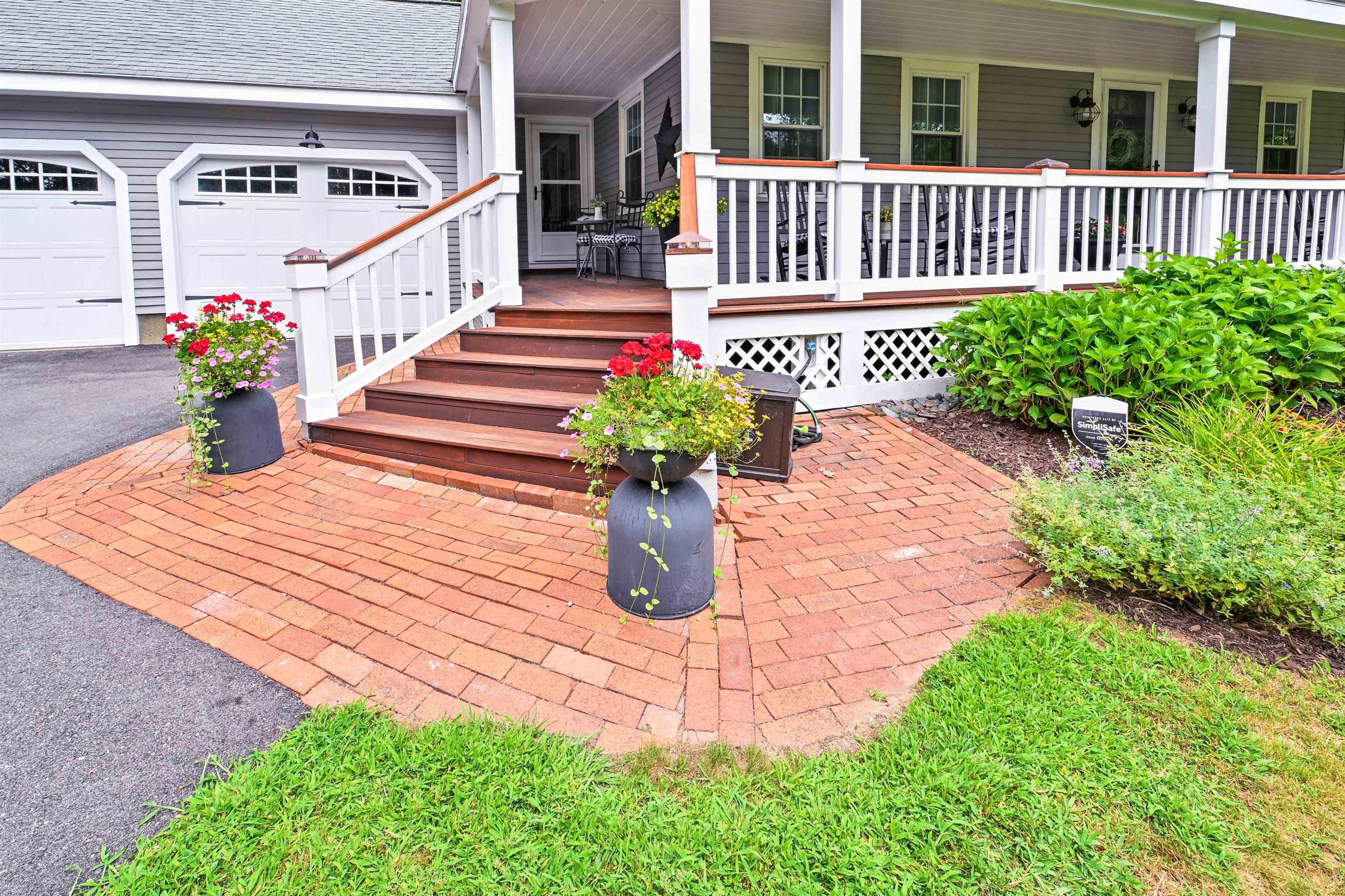 388 Paige Hill Rd, Goffstown, NH 03045
