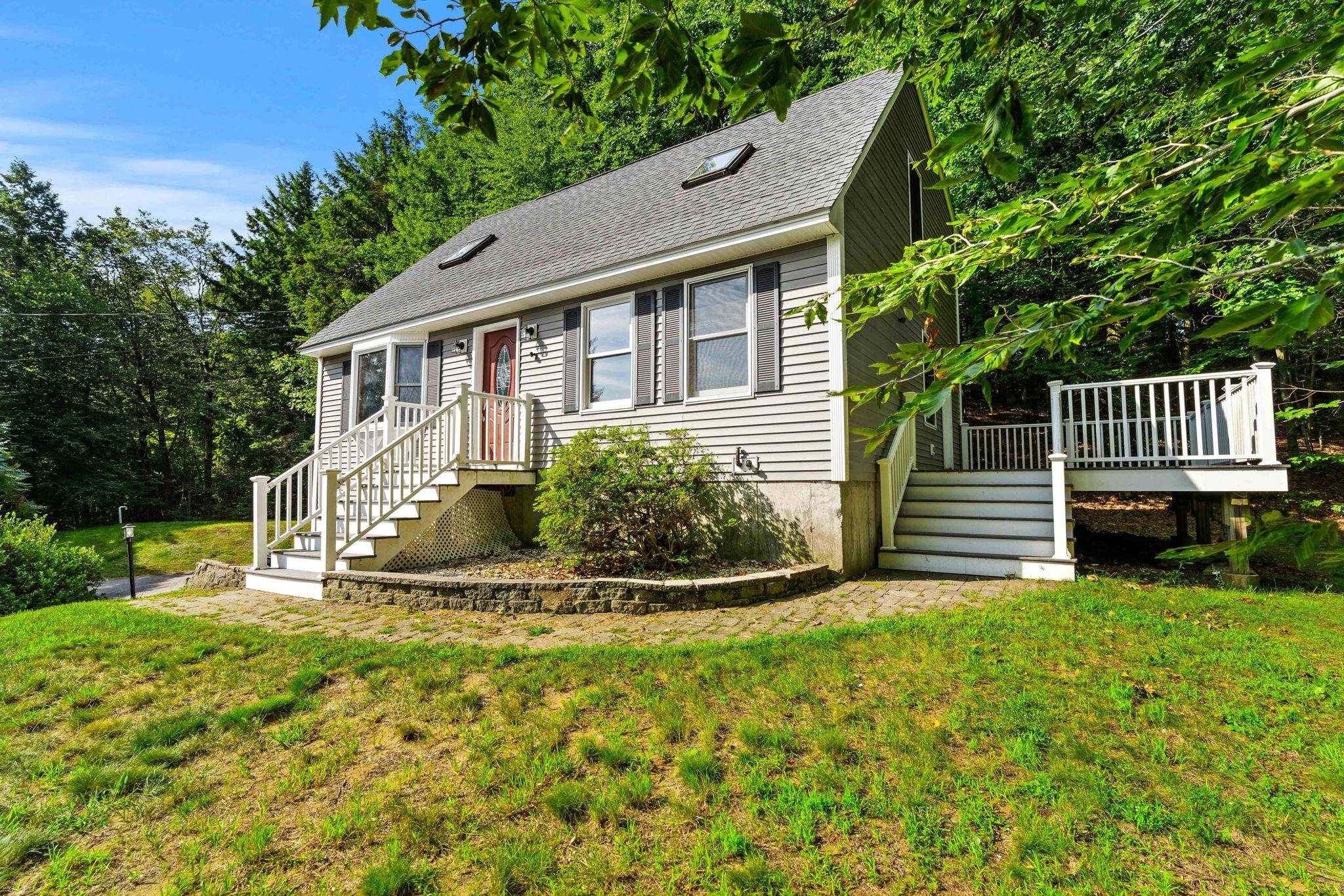 155 Irving Dr, Weare, NH 03281