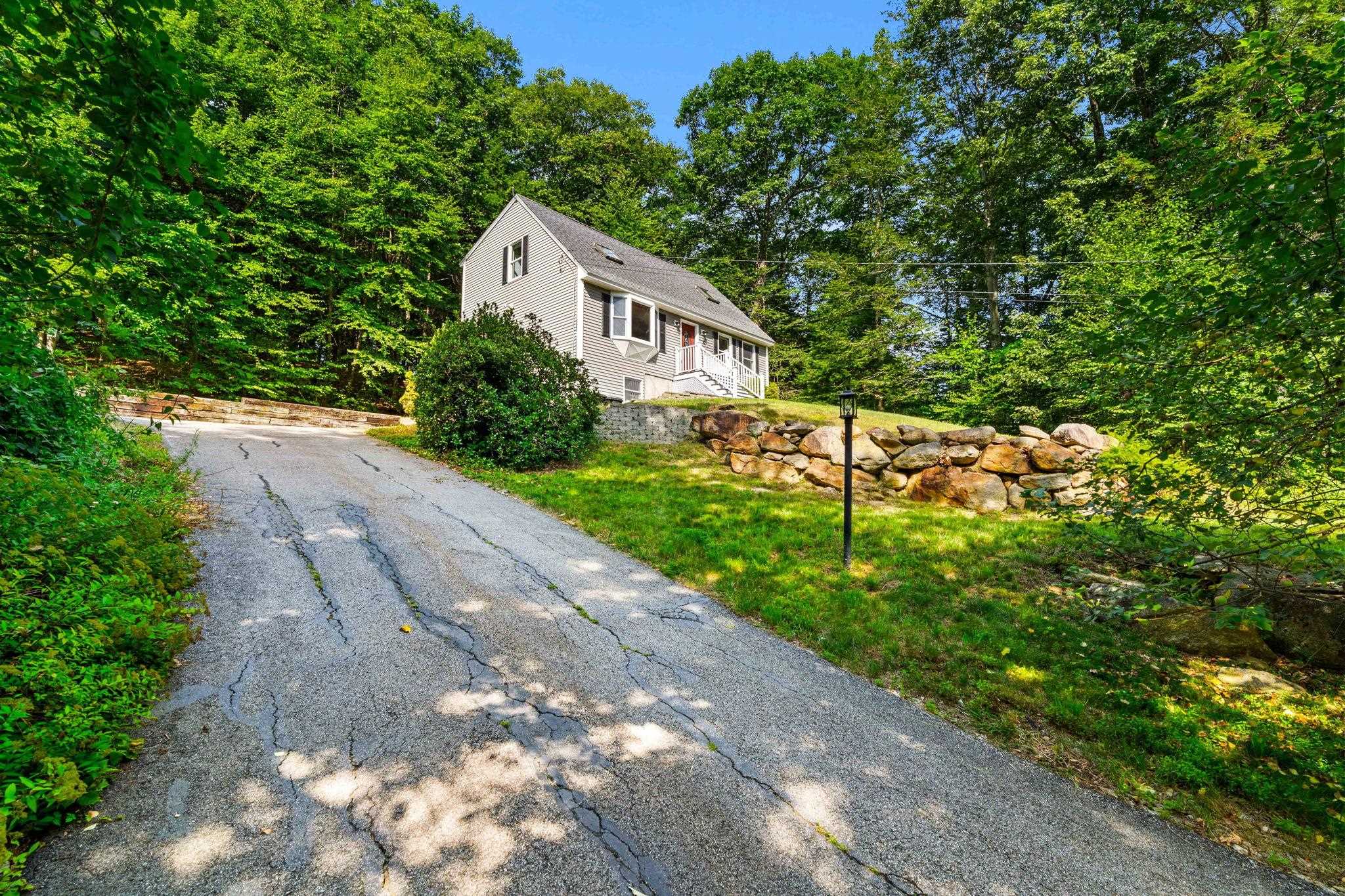 155 Irving Dr, Weare, NH 03281