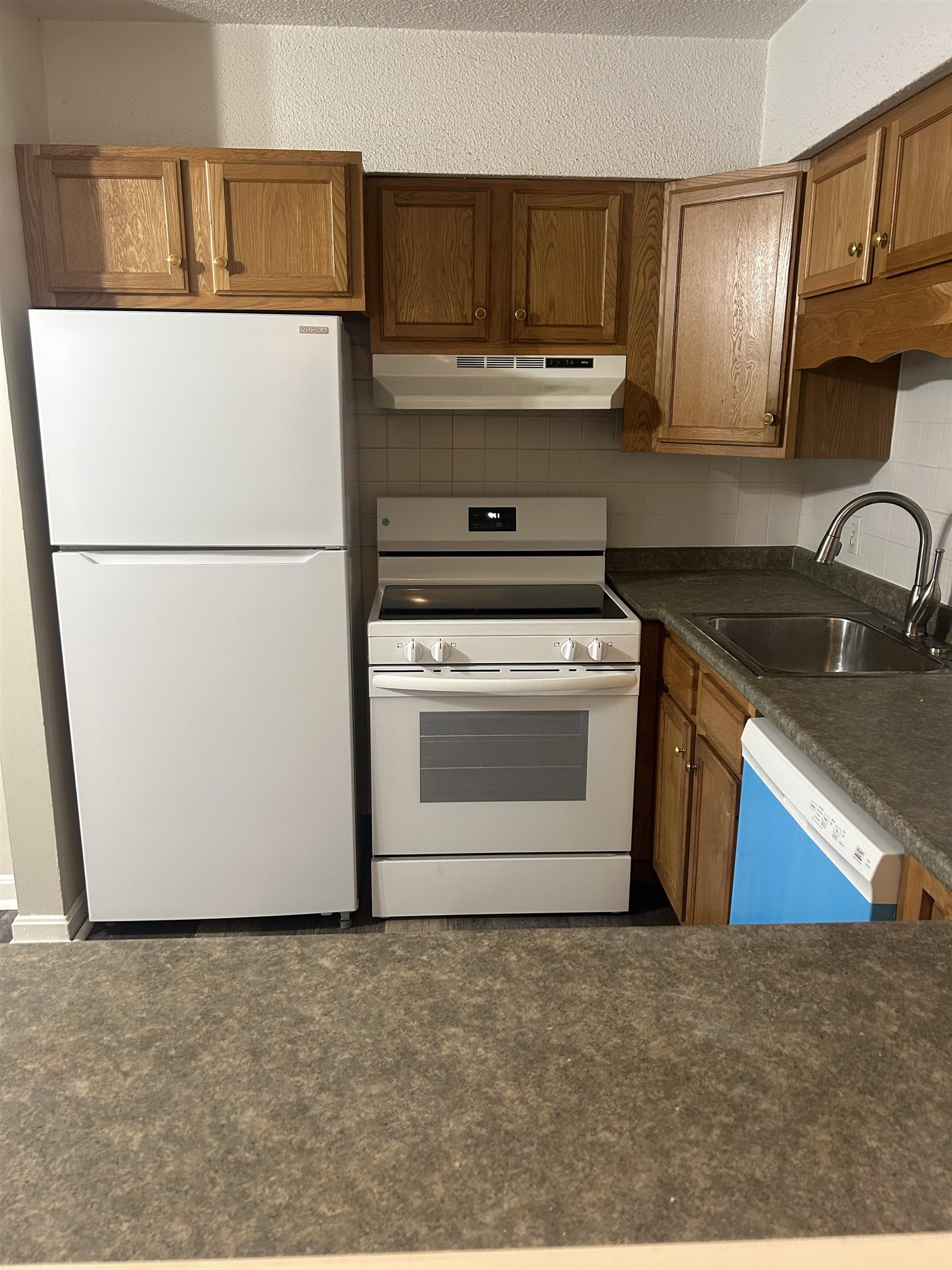 16B Mercury Dr #B, Londonderry, NH 03053-03