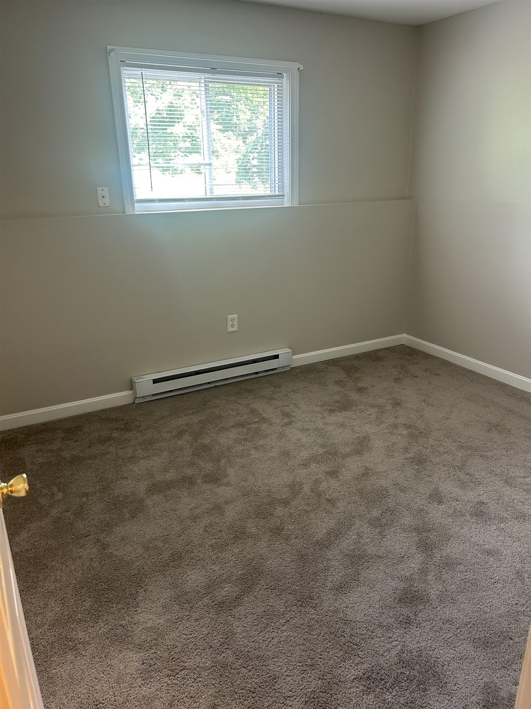 16B Mercury Dr #B, Londonderry, NH 03053-03