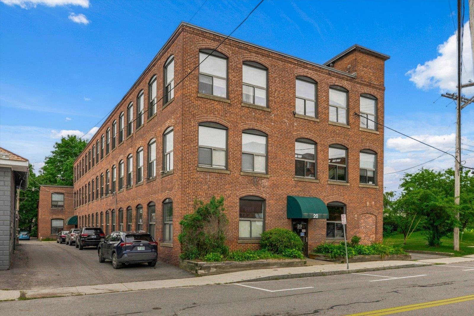 103 Roxbury St, Keene, NH 03431