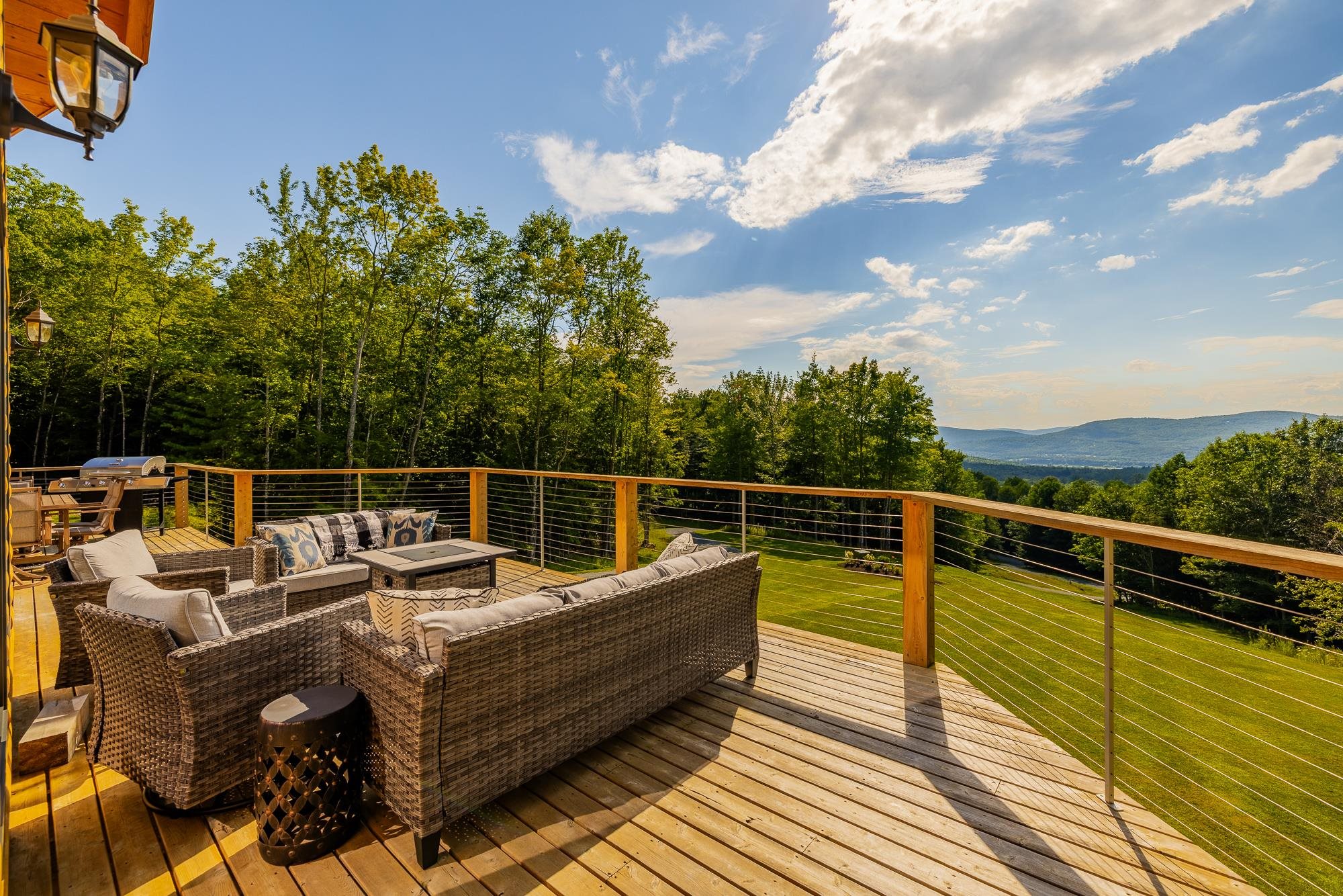 111 Norris Rd, Orford, NH 03777
