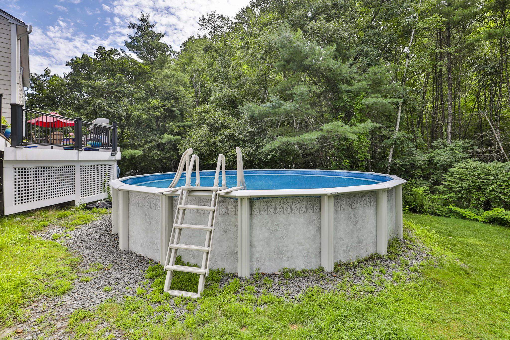 25 Mountain Home Rd, Londonderry, NH 03053