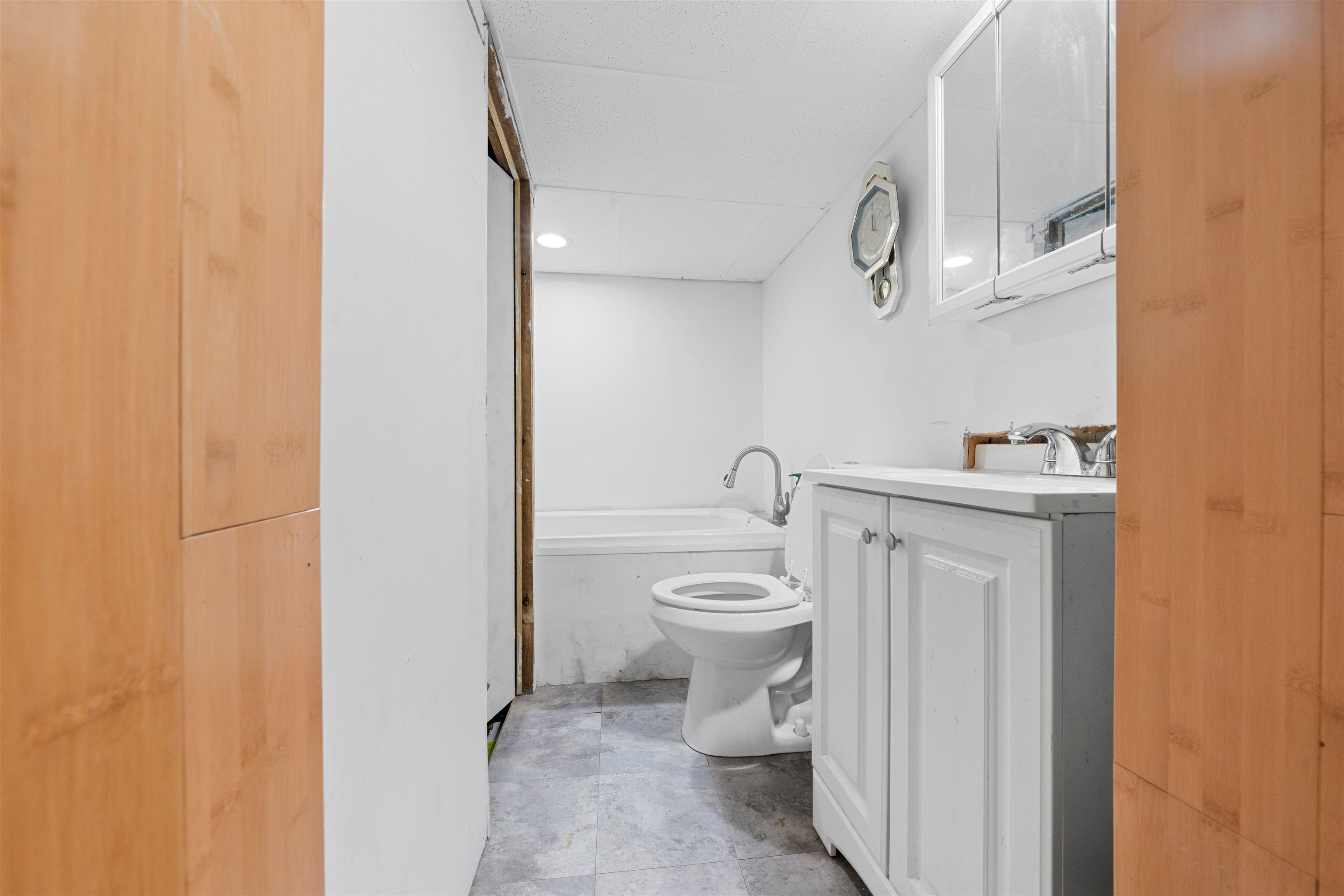 637 Borough Rd, Pembroke, NH 03275