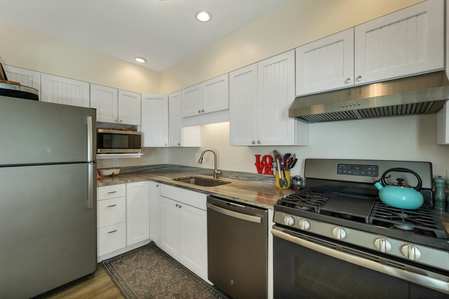 415 High St #1, Hampton, NH 03842