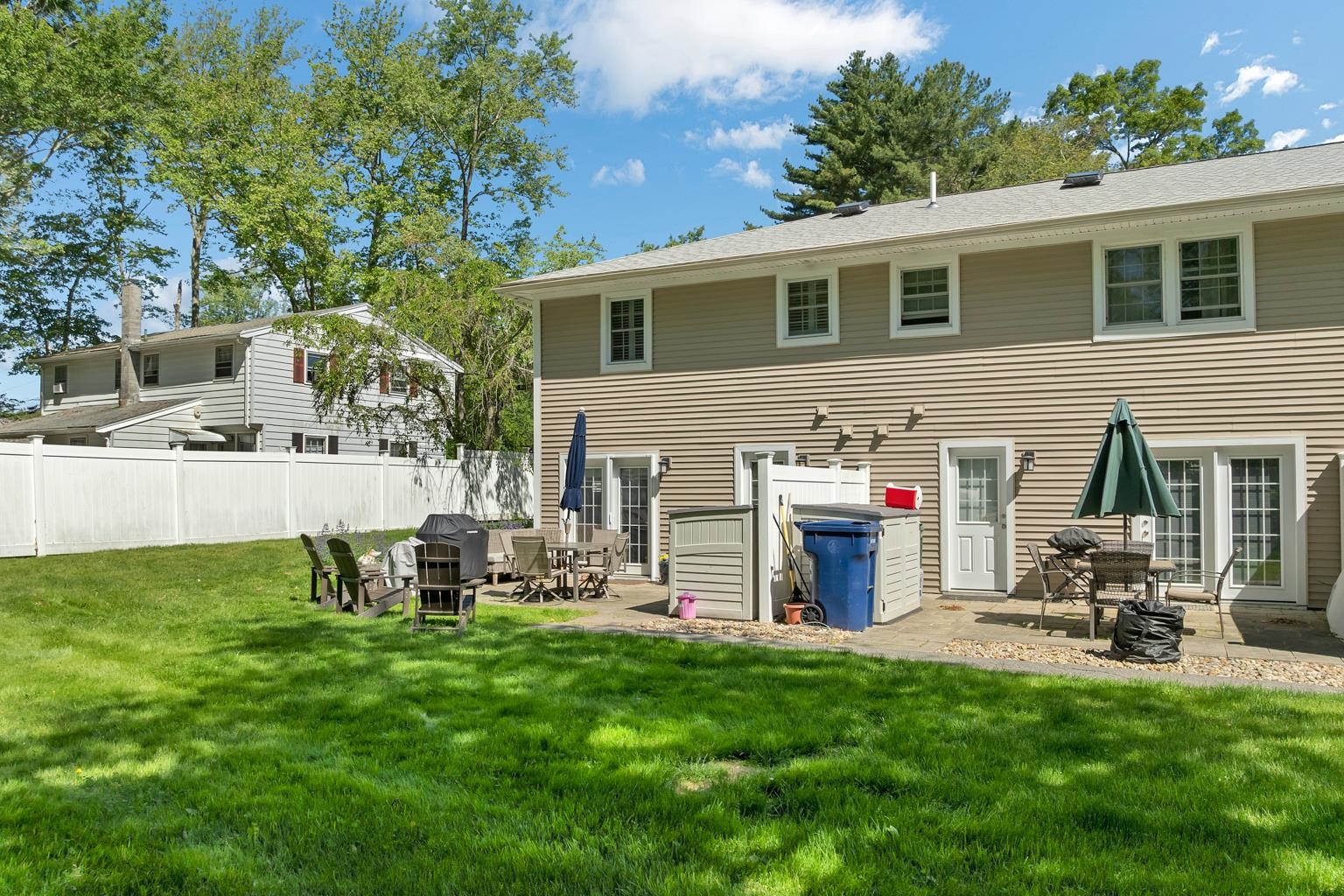 415 High St #1, Hampton, NH 03842