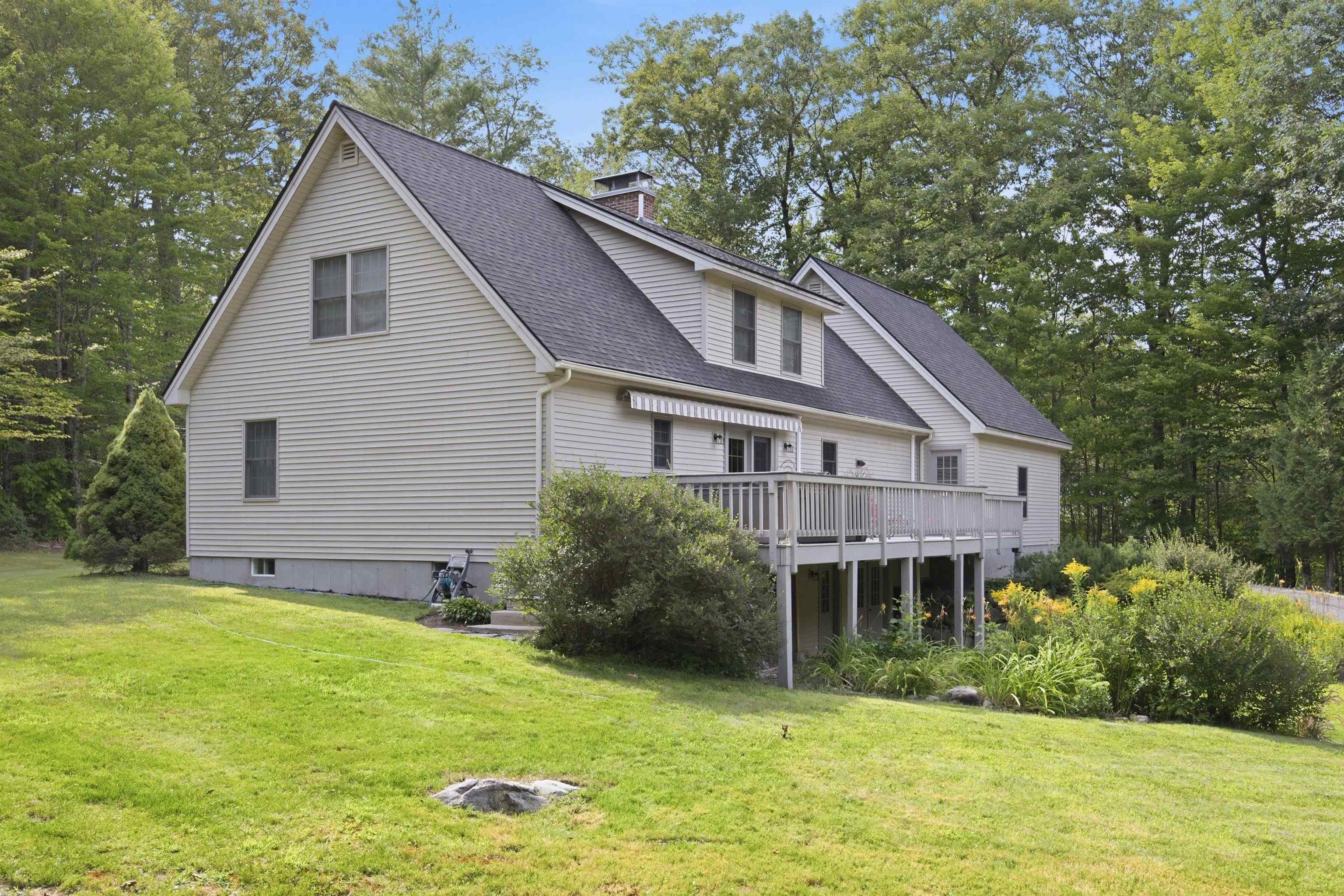 10 Avon Shores Rd, Moultonborough, NH 03254