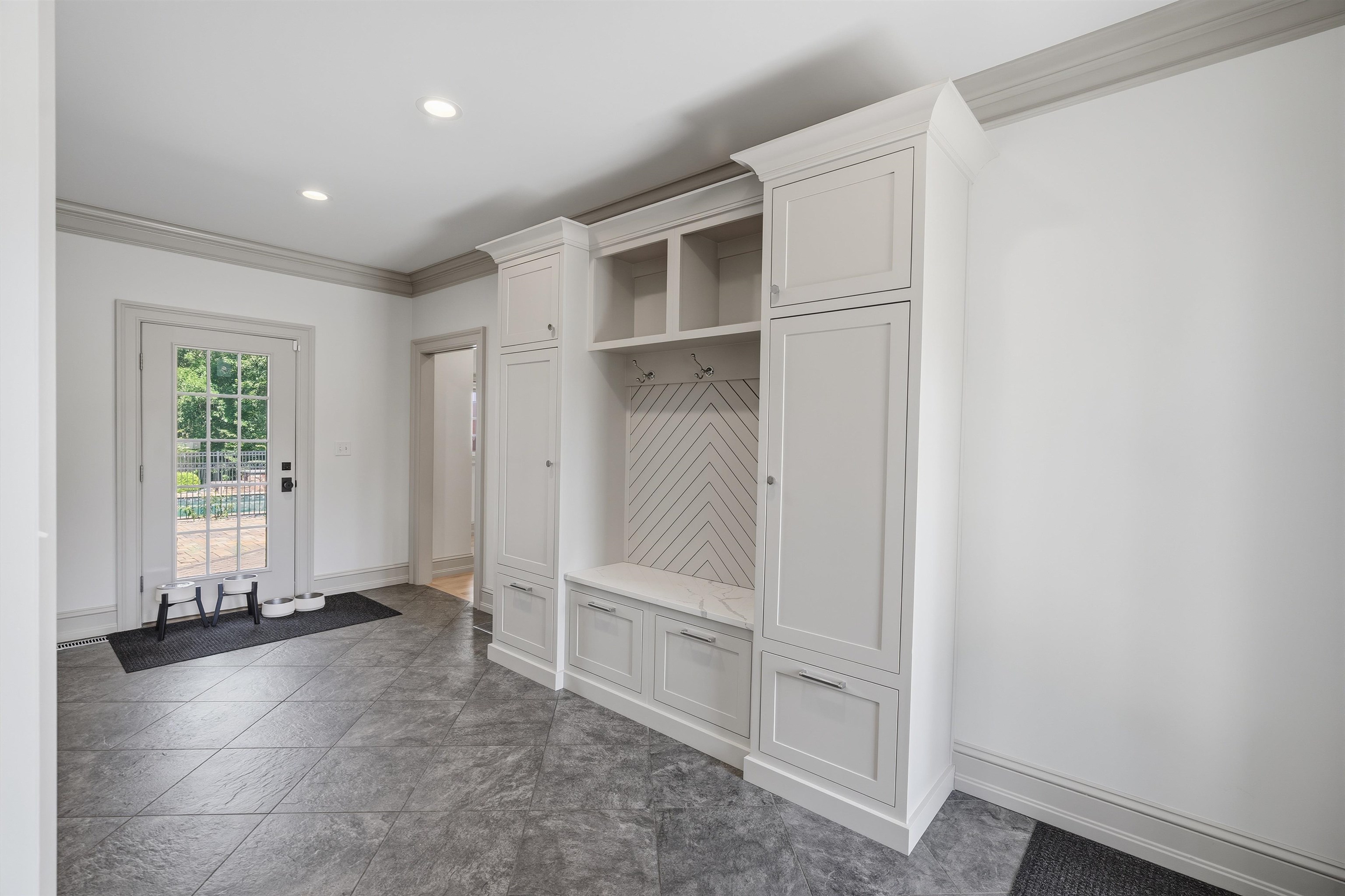 17 Bennington Rd, Windham, NH 03087