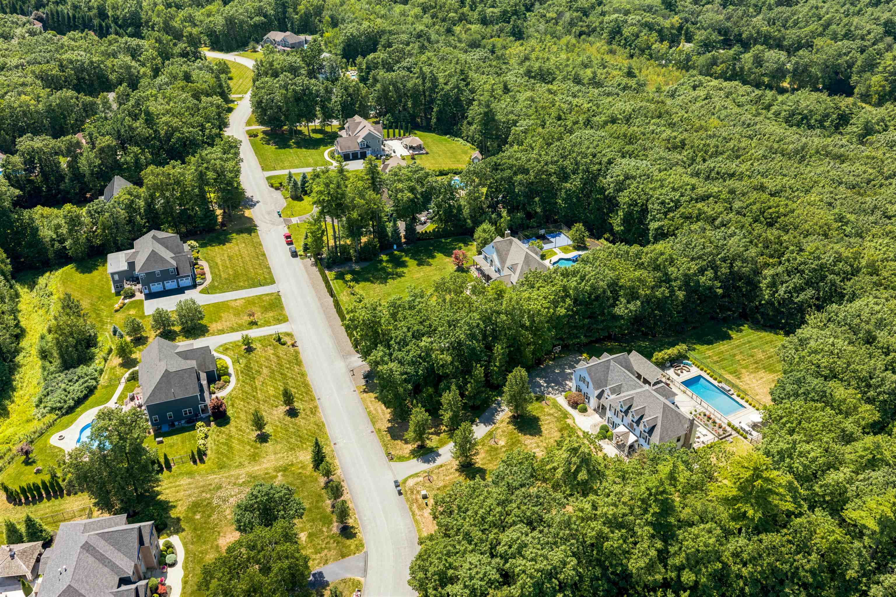17 Bennington Rd, Windham, NH 03087