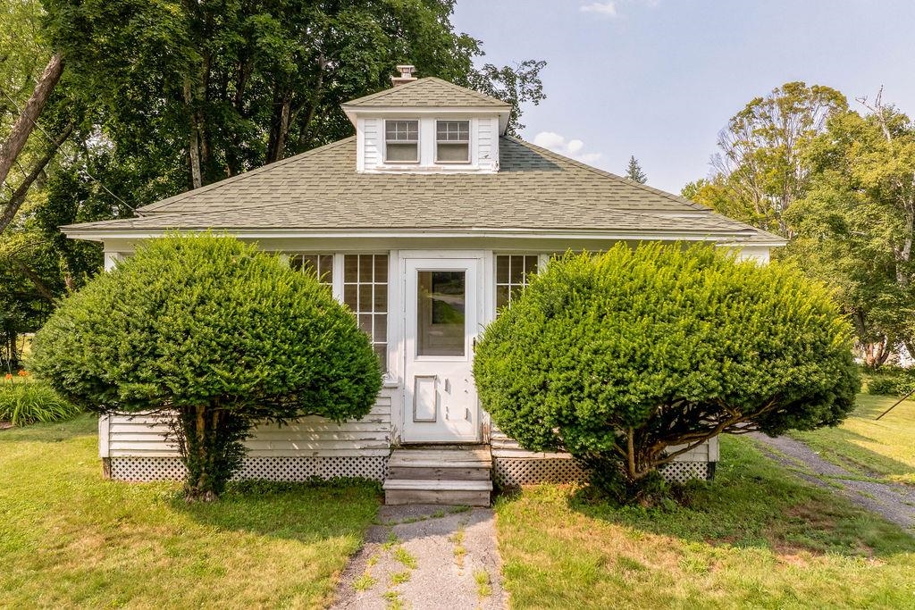 16 Stevens St, Enfield, NH 03748