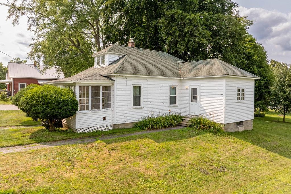 16 Stevens St, Enfield, NH 03748