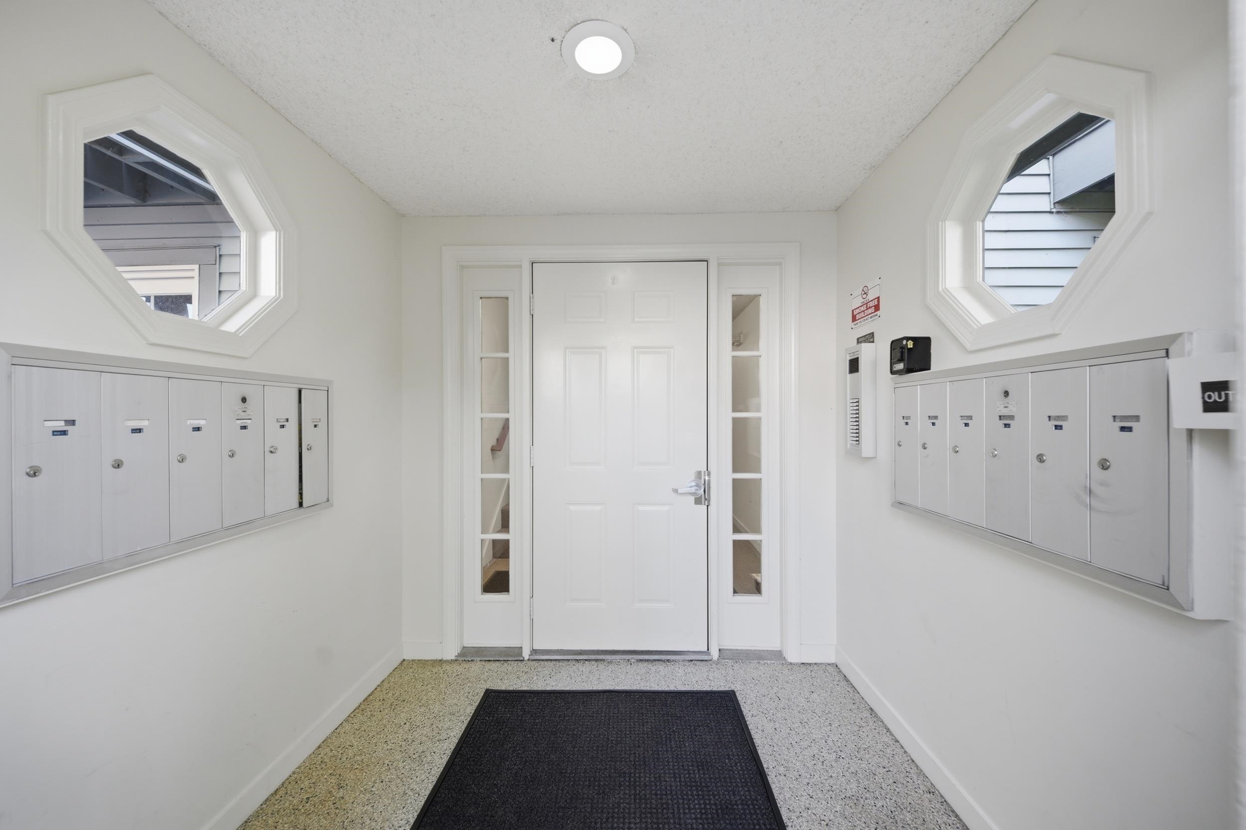 Entry with mailboxes 25983955