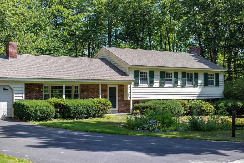 155 Job Seamans Acres, New London, NH 03257