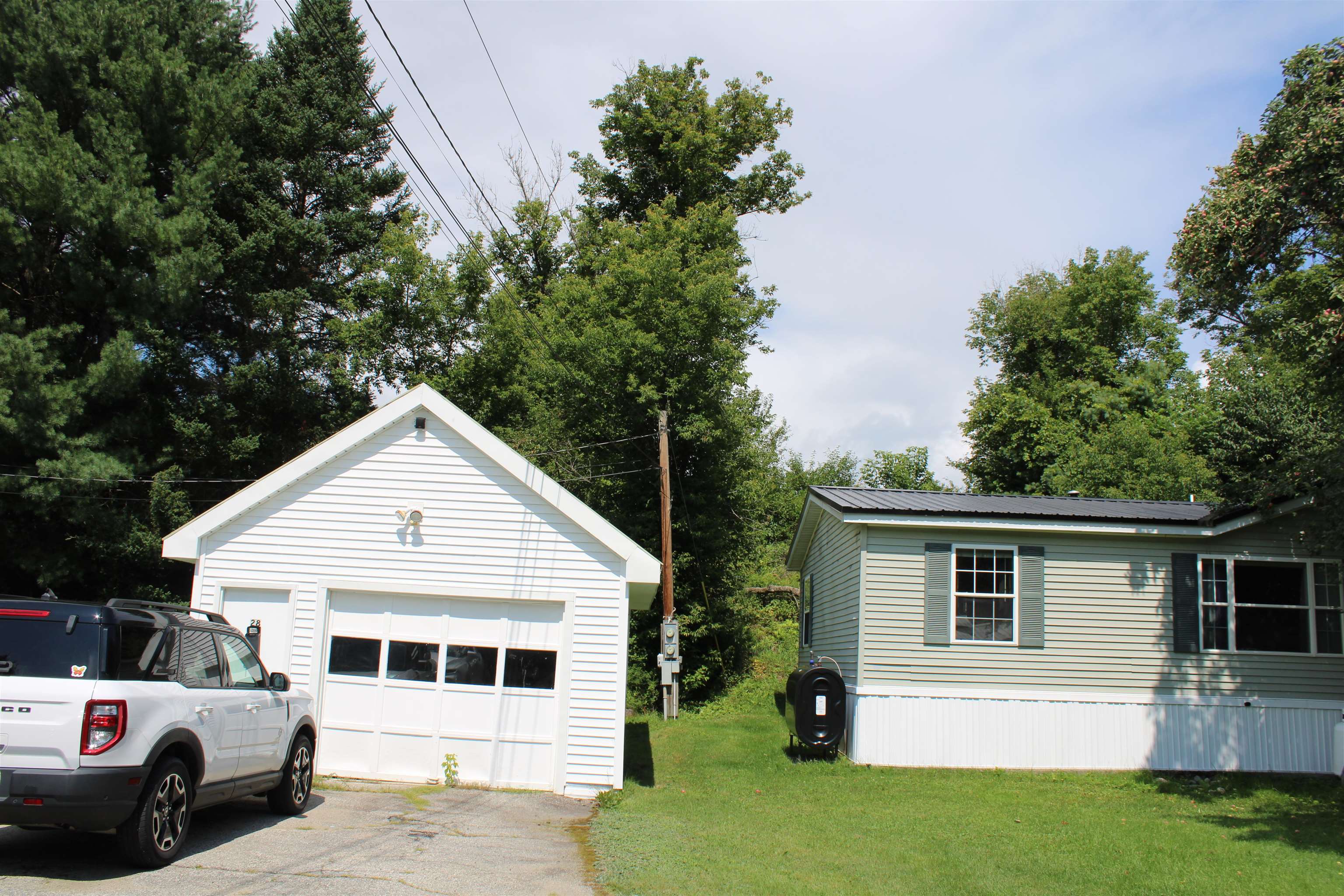 28 Huron St, Whitefield, NH 03598