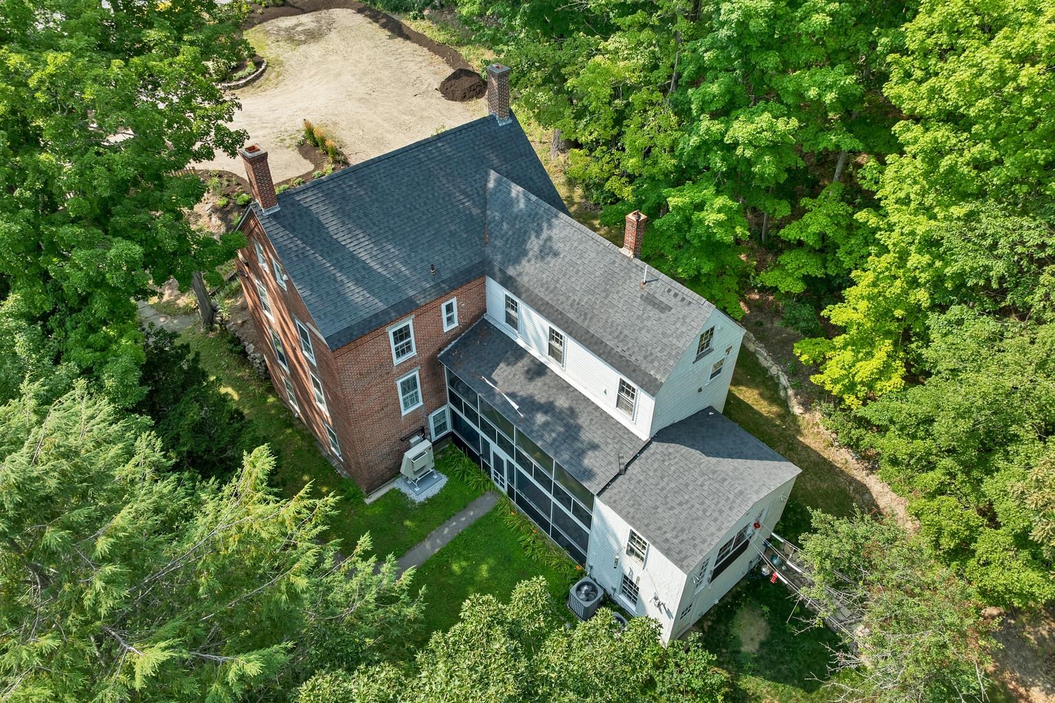 49 Center St, Wolfeboro, NH 03894