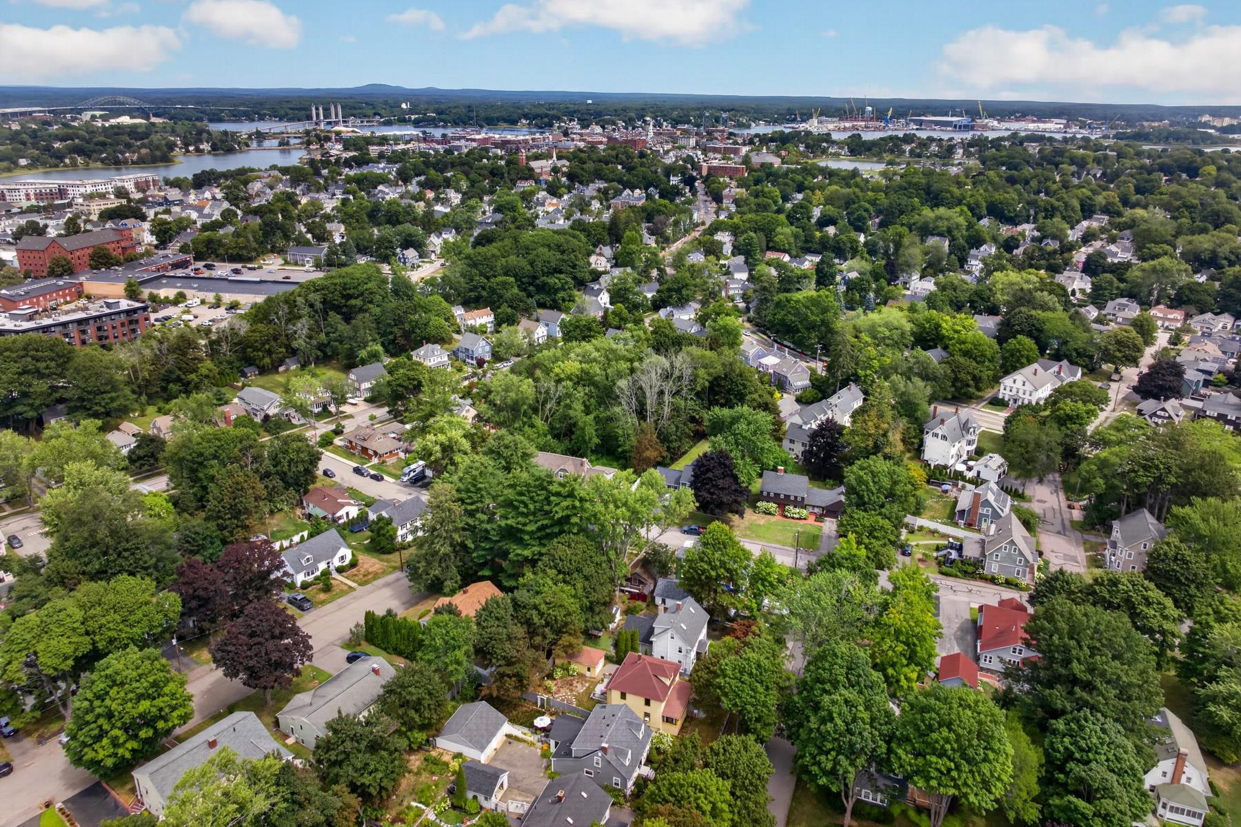 335 Thaxter Rd, Portsmouth, NH 03801