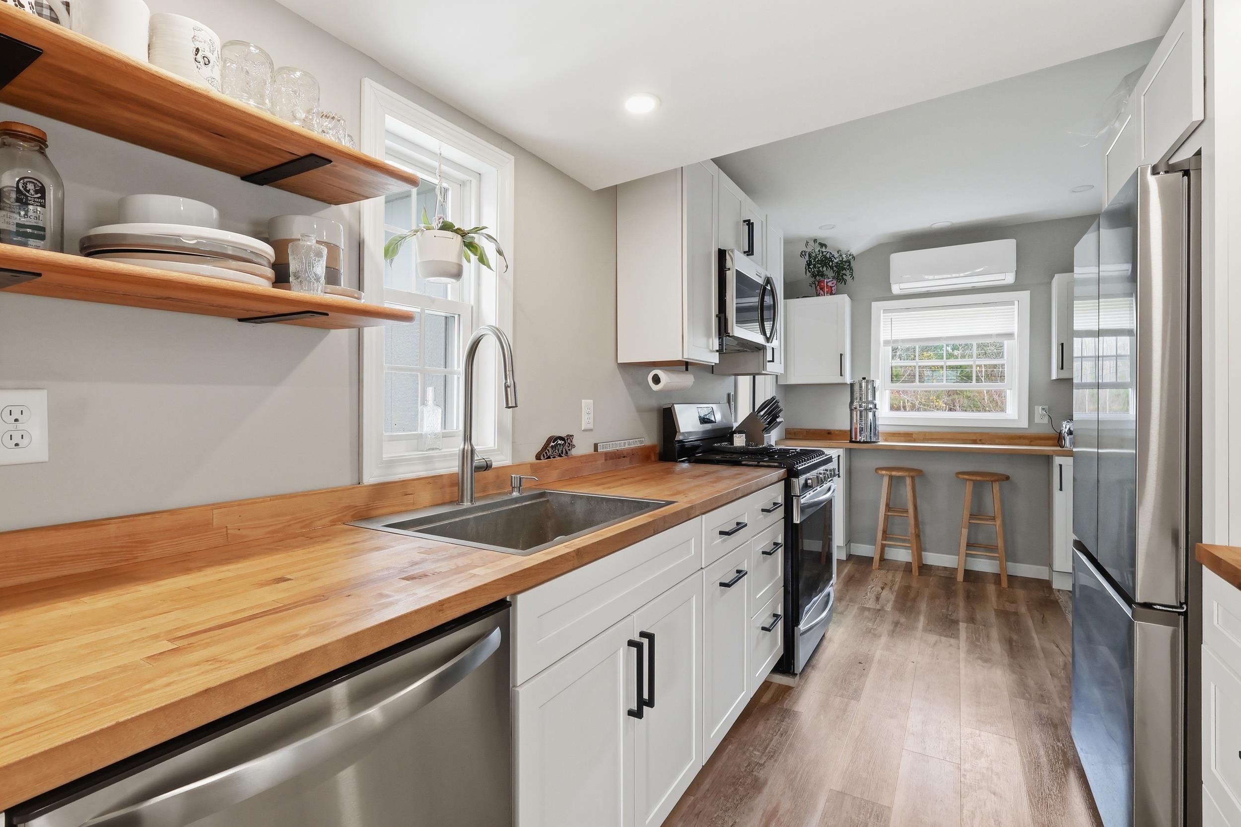 1 Ruonala Rd, Brookline, NH 03033