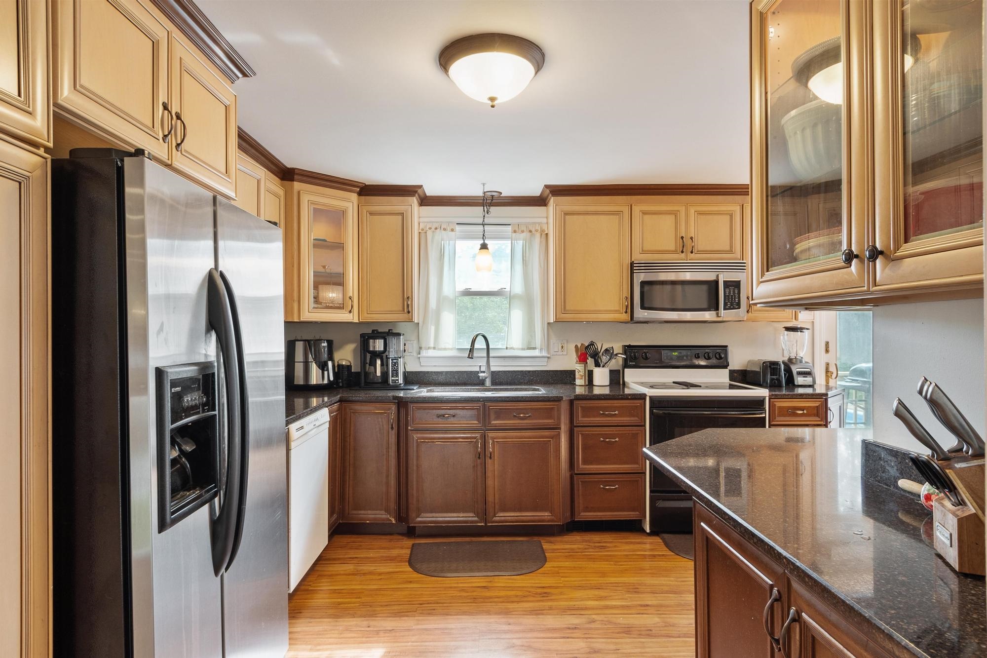 12 Northwood Dr, Nashua, NH 03063