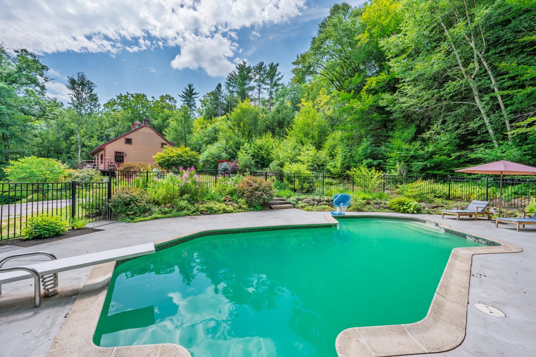 470 Newmarket Rd, Warner, NH 03278