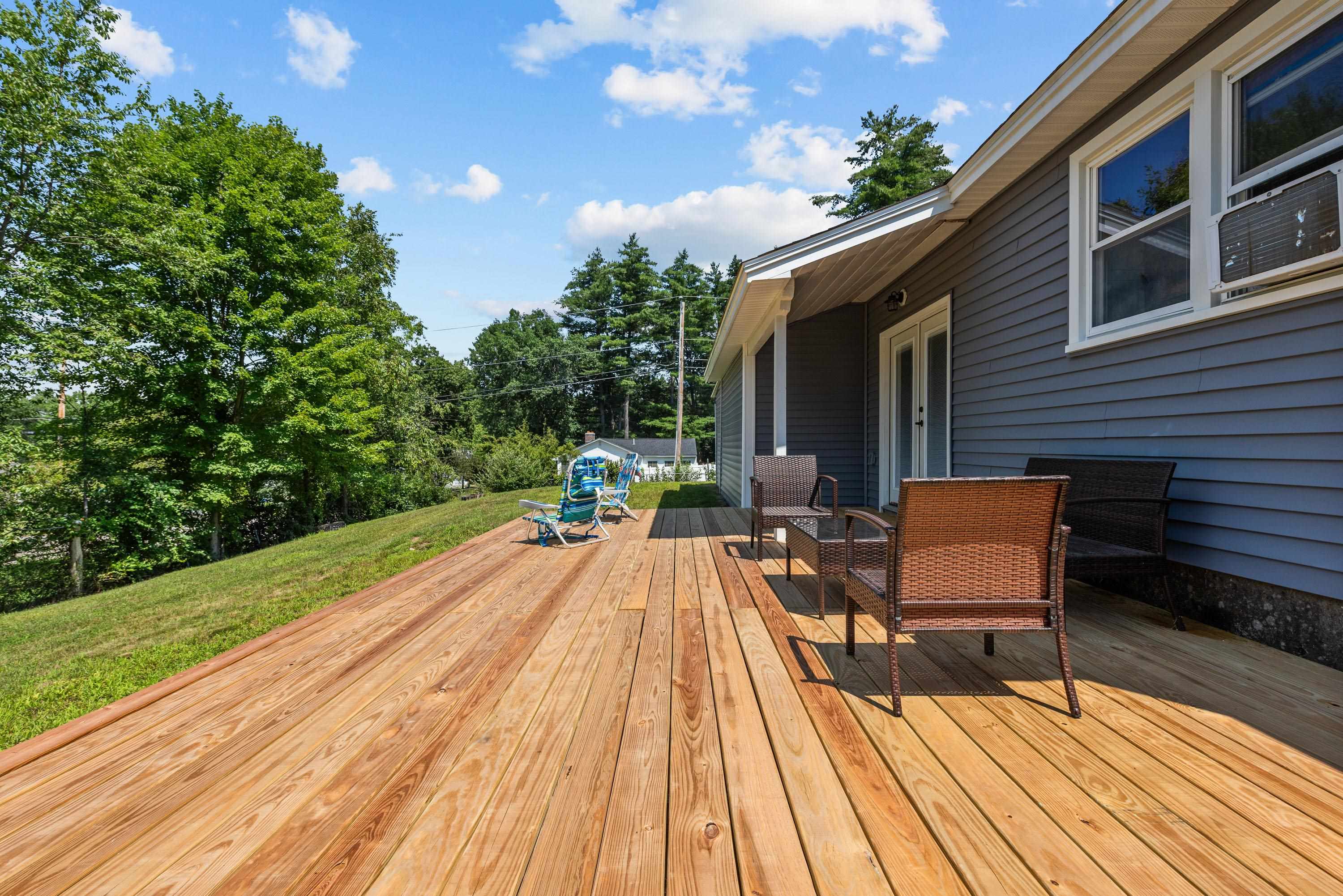 1 Wallace Dr, Merrimack, NH 03054