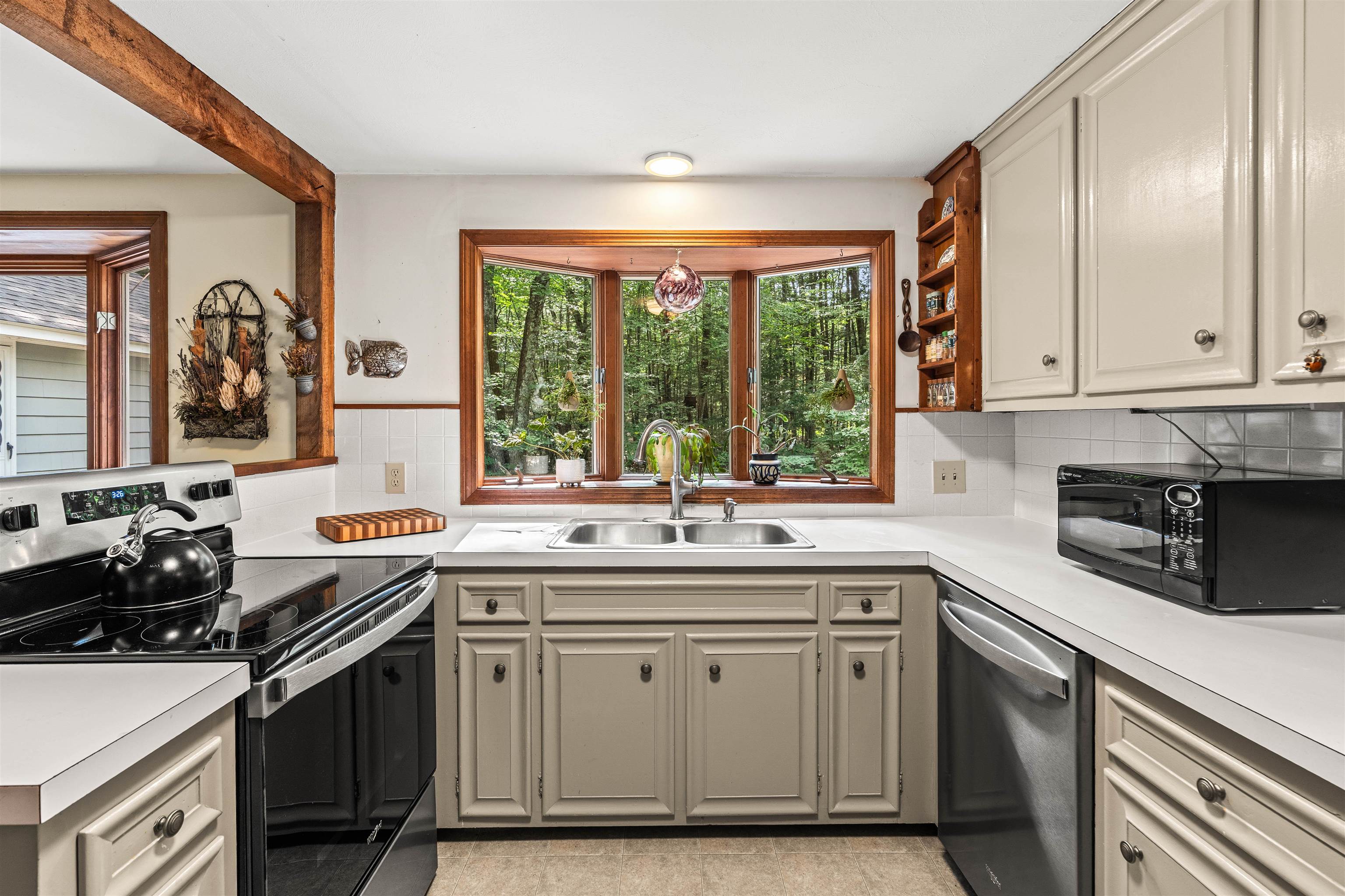 17 Ravine Rd, Amherst, NH 03031