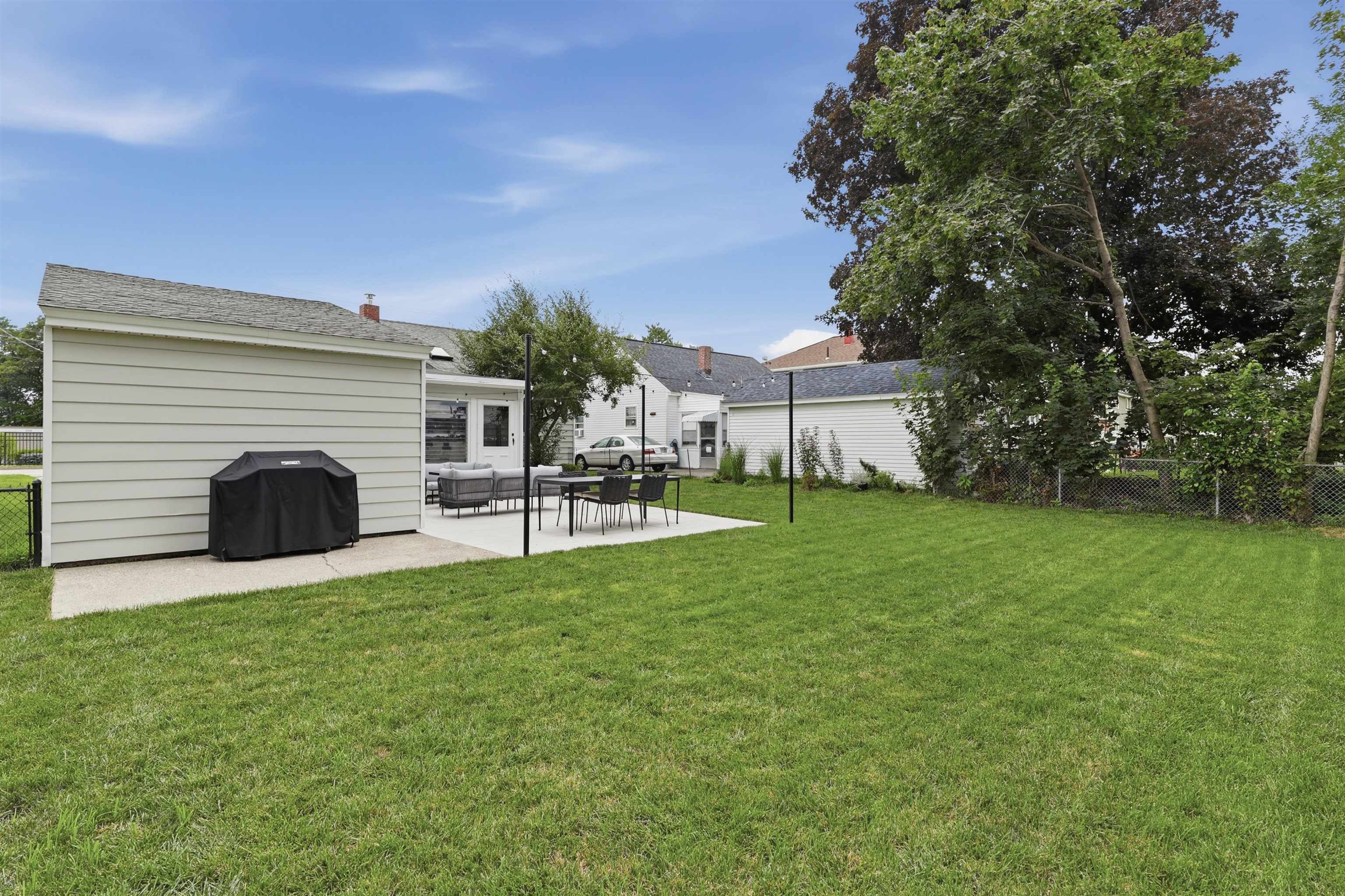 102 Burke St, Nashua, NH 03060