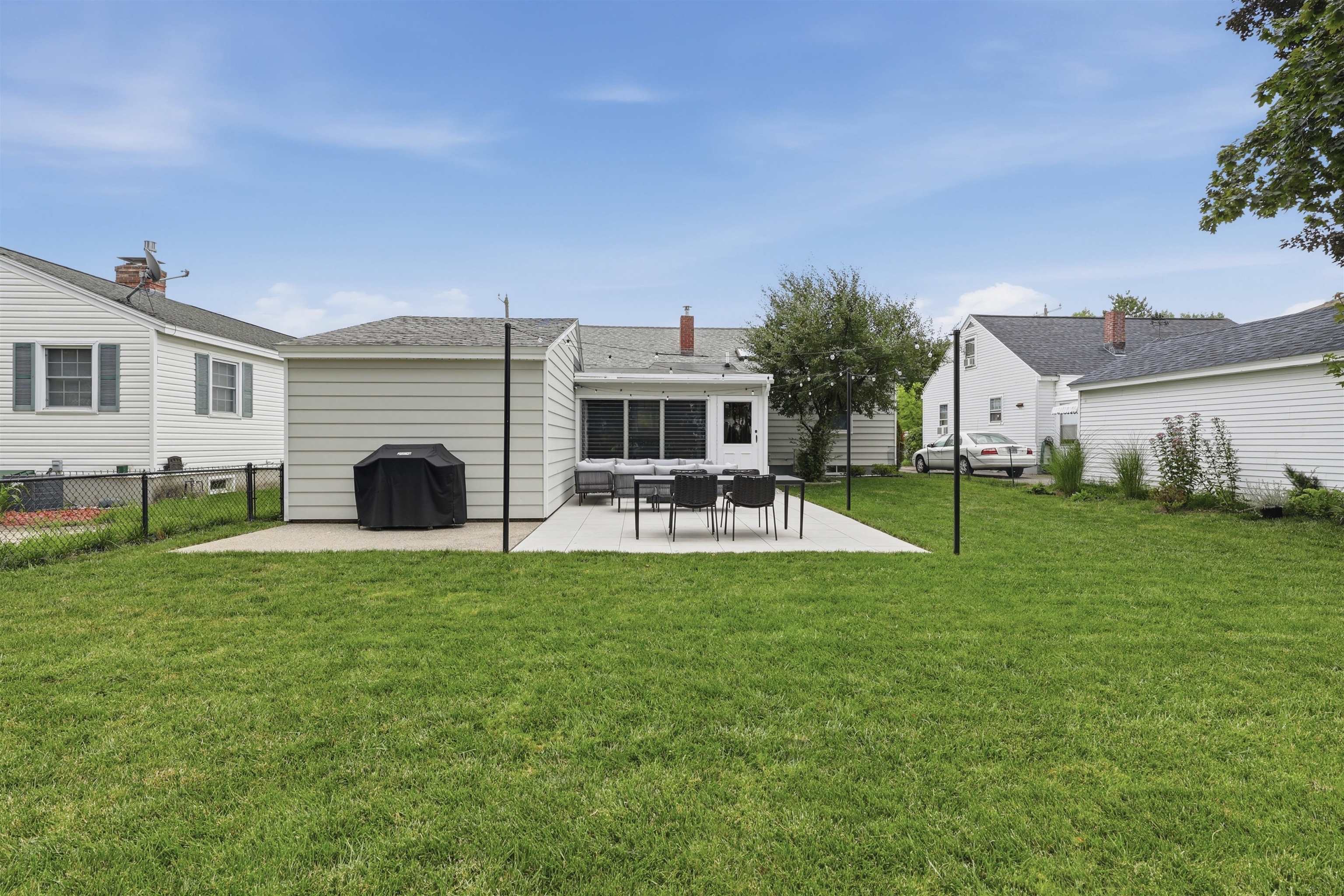 102 Burke St, Nashua, NH 03060