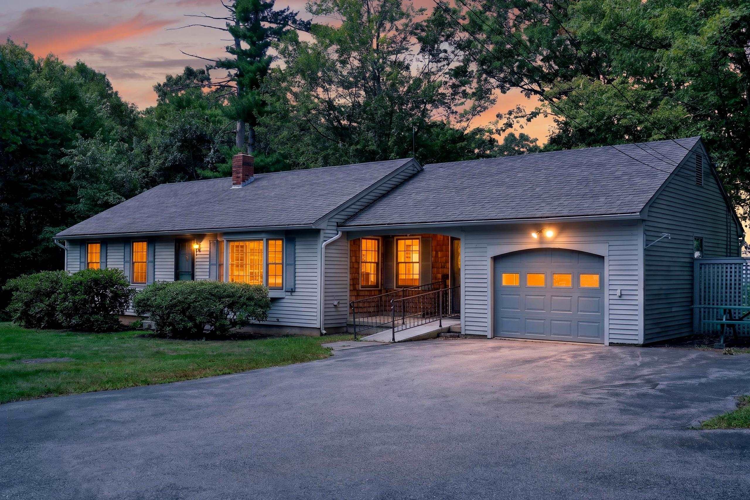 664 Borough Rd, Pembroke, NH 03275